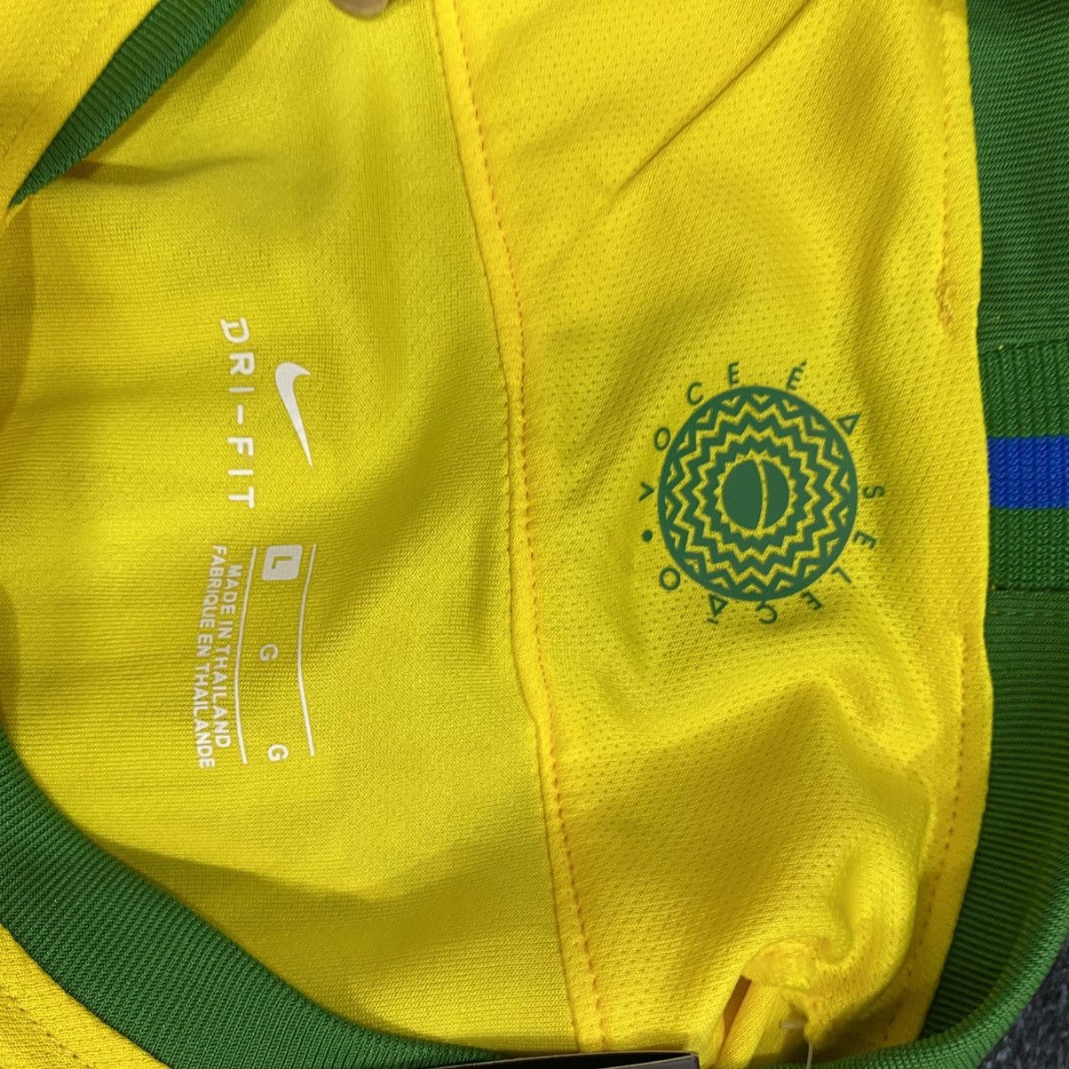 Nike 2018 Brazil Neymar Home Kit NWT Size US L / EU 52-54 / 3 - 16 Thumbnail