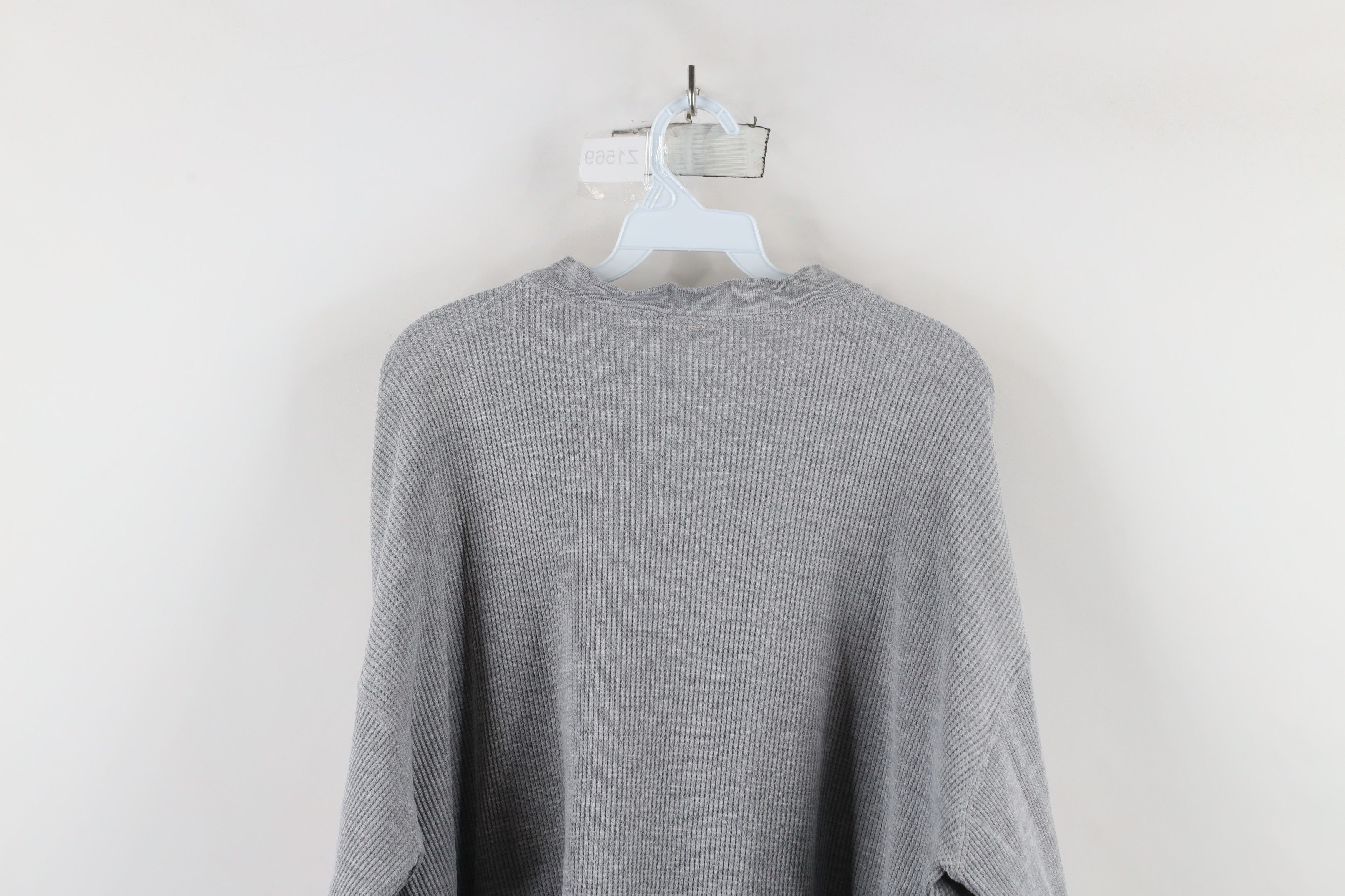 Vintage Vintage 90s Streetwear Waffle Knit Henley T-Shirt Gray Size US L / EU 52-54 / 3 - 9 Thumbnail