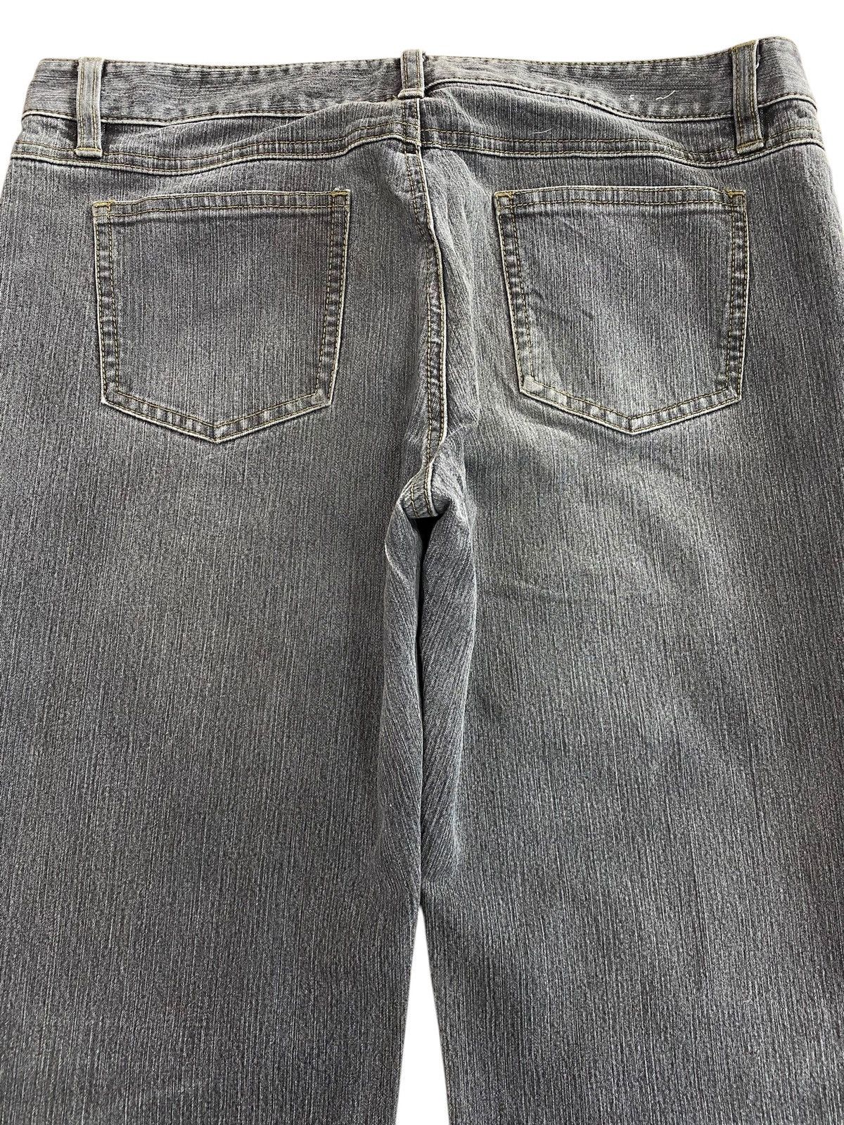 Uniqlo Uniqlo High-Rise Style Flare Jeans Size US 30 / EU 46 - 4 Thumbnail