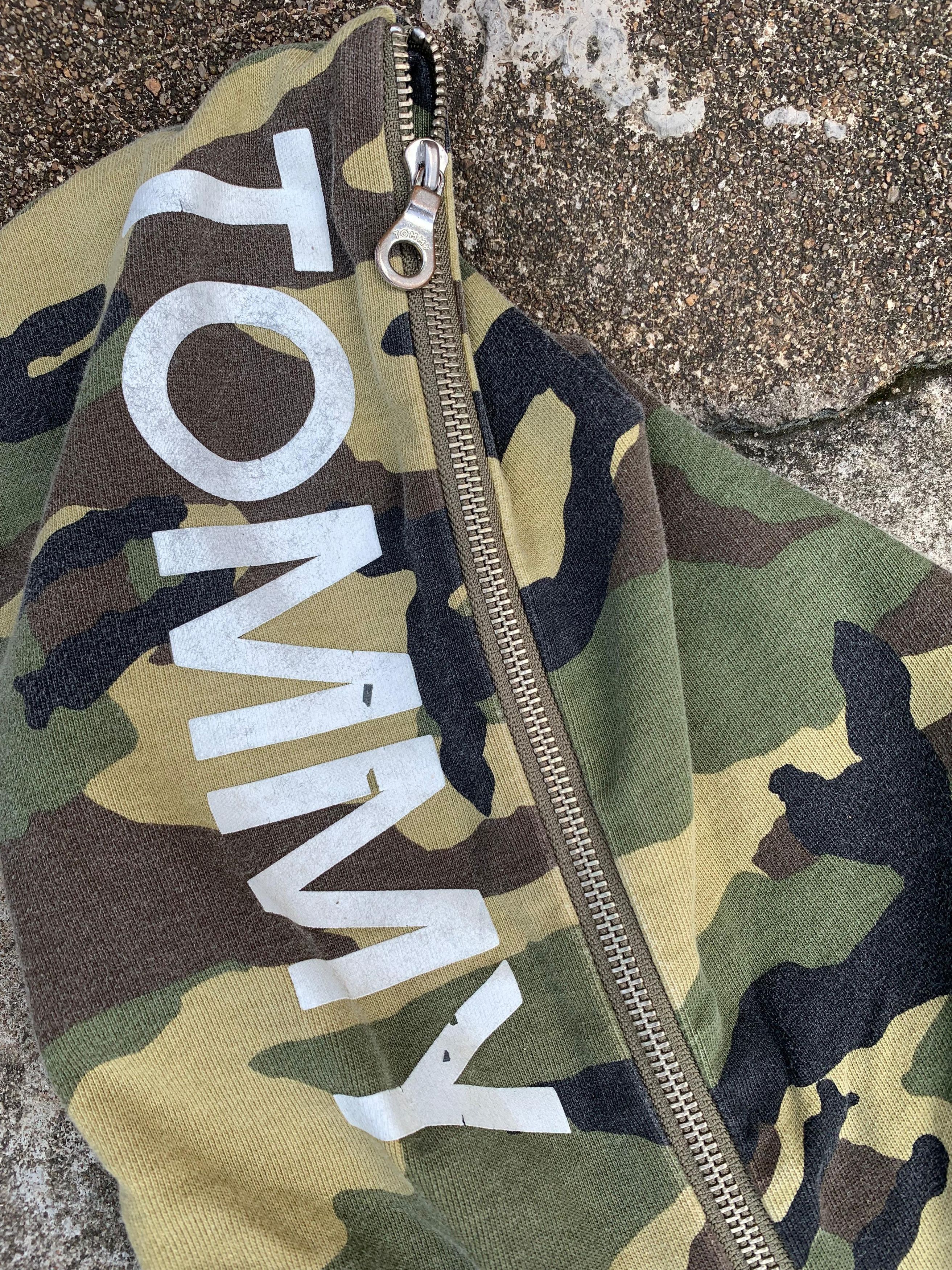 Tommy Hilfiger × Vintage Tommy Hilfiger camo hoodie full zip Size US L / EU 52-54 / 3 - 4 Thumbnail