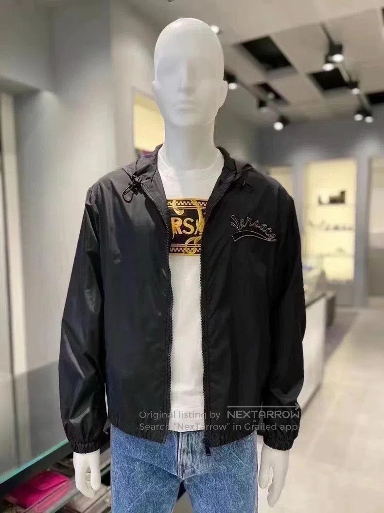 Versace Versace Main line hooded thin windproof jacket jacket Size US L / EU 52-54 / 3 - 5 Thumbnail
