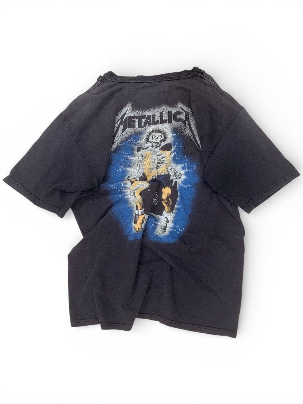 Band Tees Vintage Sunfaded 2000s Metallica Distressed Band Tee Size US L / EU 52-54 / 3 - 3 Thumbnail