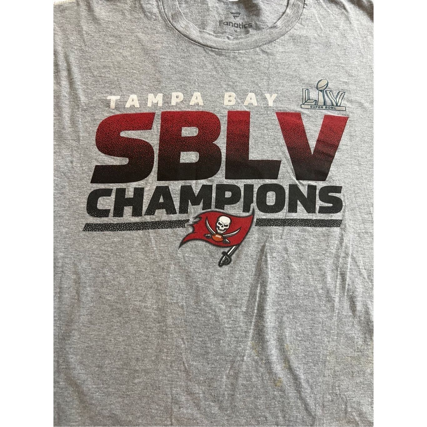 NFL Tampa Bay Buccaneers T-shirt Size M Size US M / EU 48-50 / 2 - 3 Thumbnail