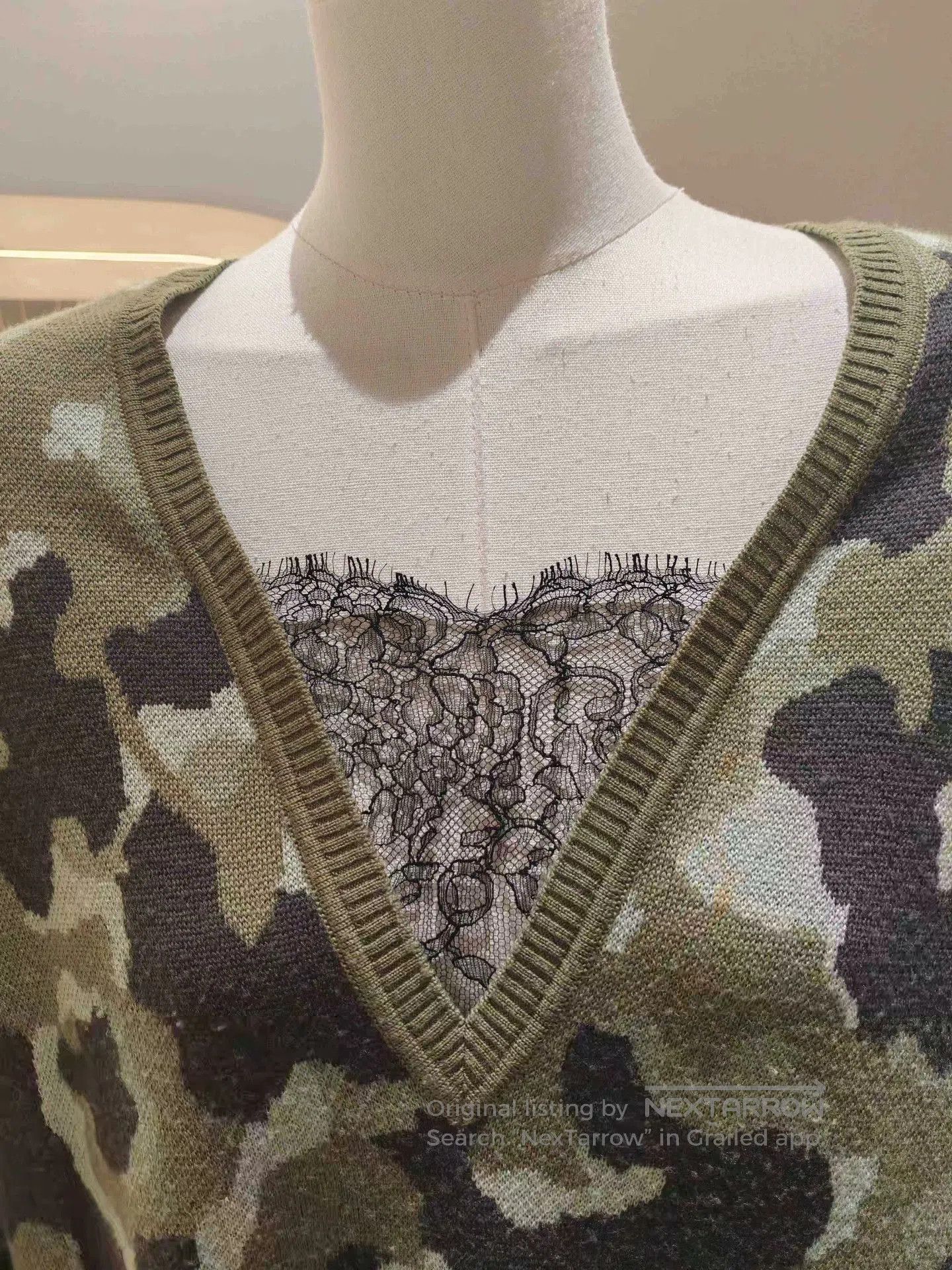 RED Valentino RED VALENTINO Camouflage V-Neck Knit. Size M / US 6-8 / IT 42-44 - 4 Thumbnail