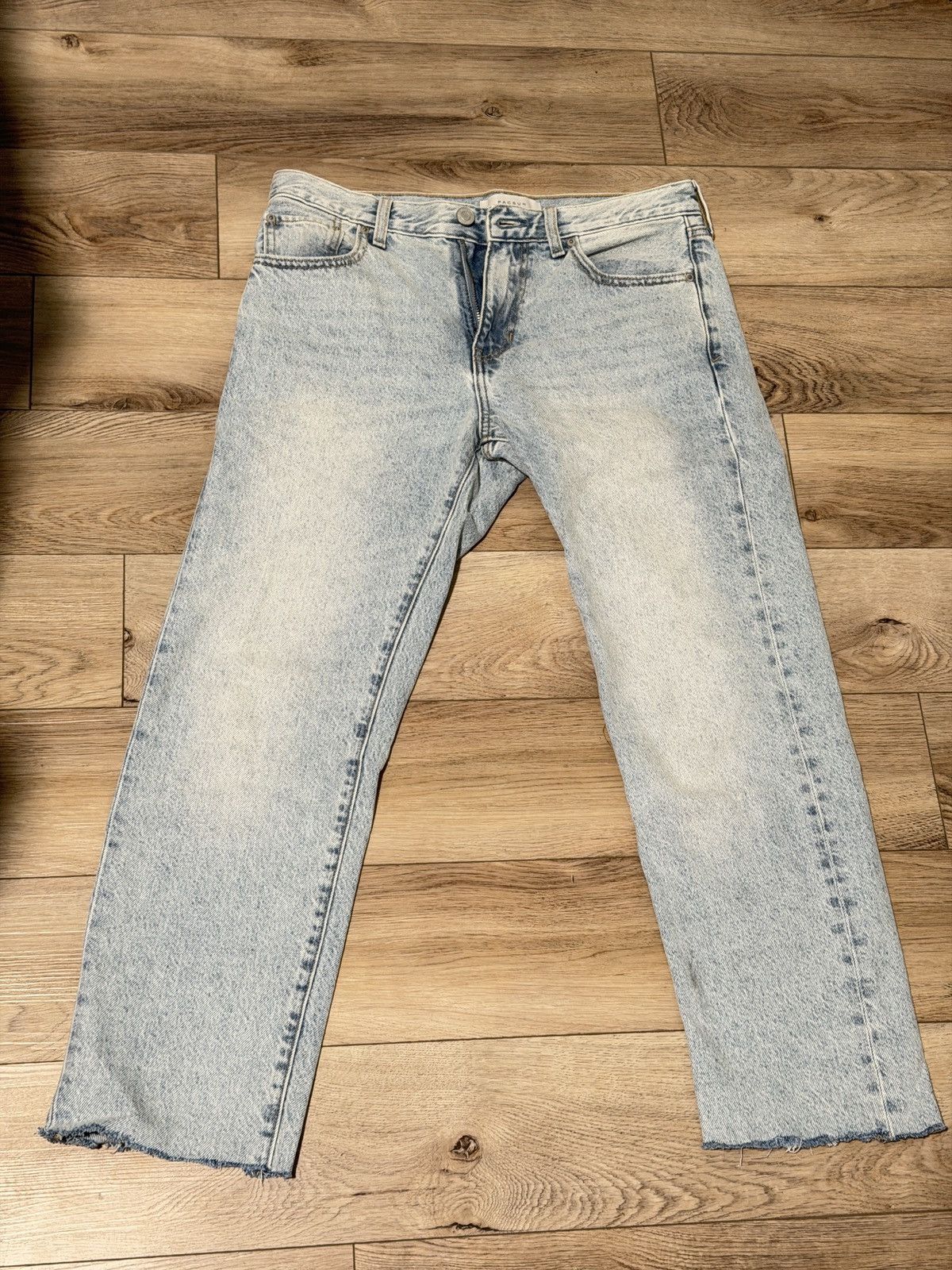 Pacsun Light washed pacsun jeans not too baggy Size US 31 - 1 Thumbnail