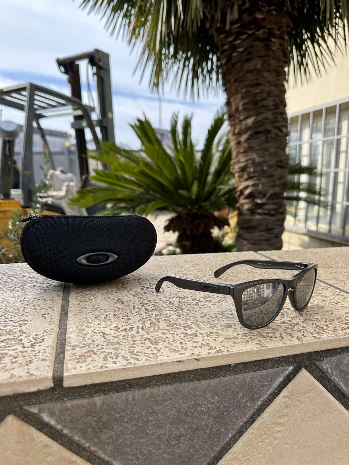 Oakley Oakley Sunglasses OO9013-87 Frogskins 5517 Size ONE SIZE - 1 Thumbnail
