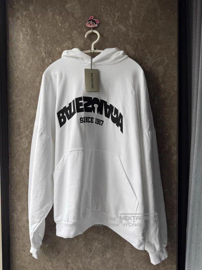 Balenciaga Balenciaga Reversed Embroidery Logo Sweatshirt Size US S / EU 44-46 / 1 - 1 Thumbnail