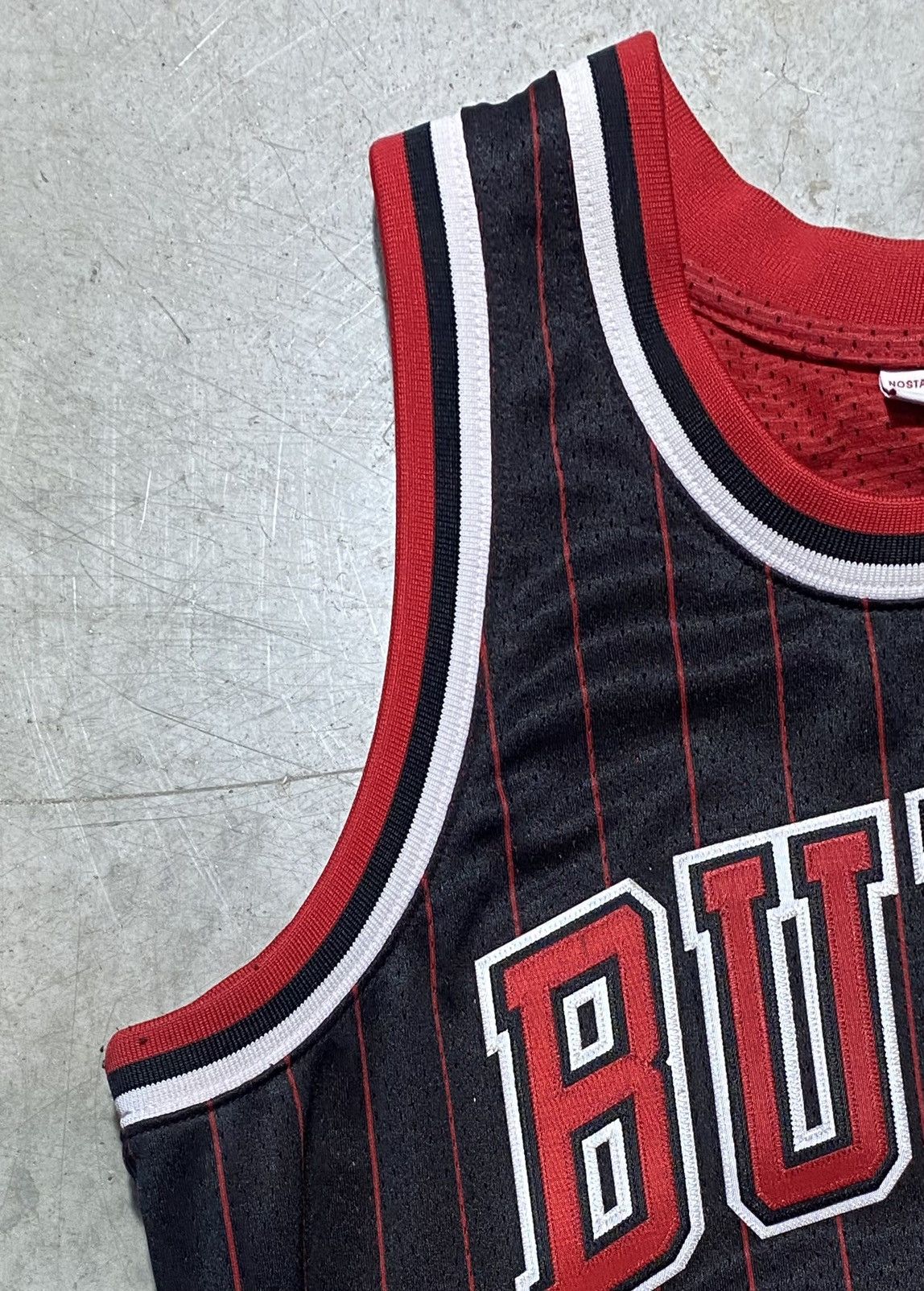 Mitchell & Ness × NBA Mitchell & Ness Chicago Bulls Michael Jordan 95-96 Jersey Size US M / EU 48-50 / 2 - 4 Thumbnail