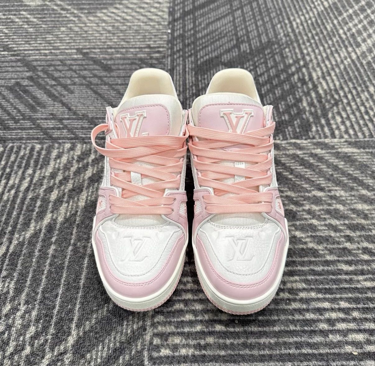 Louis Vuitton Louis Vuitton Trainer Rose Pink Sneakers J42 Size US 7.5 / IT 37.5 - 2 Thumbnail