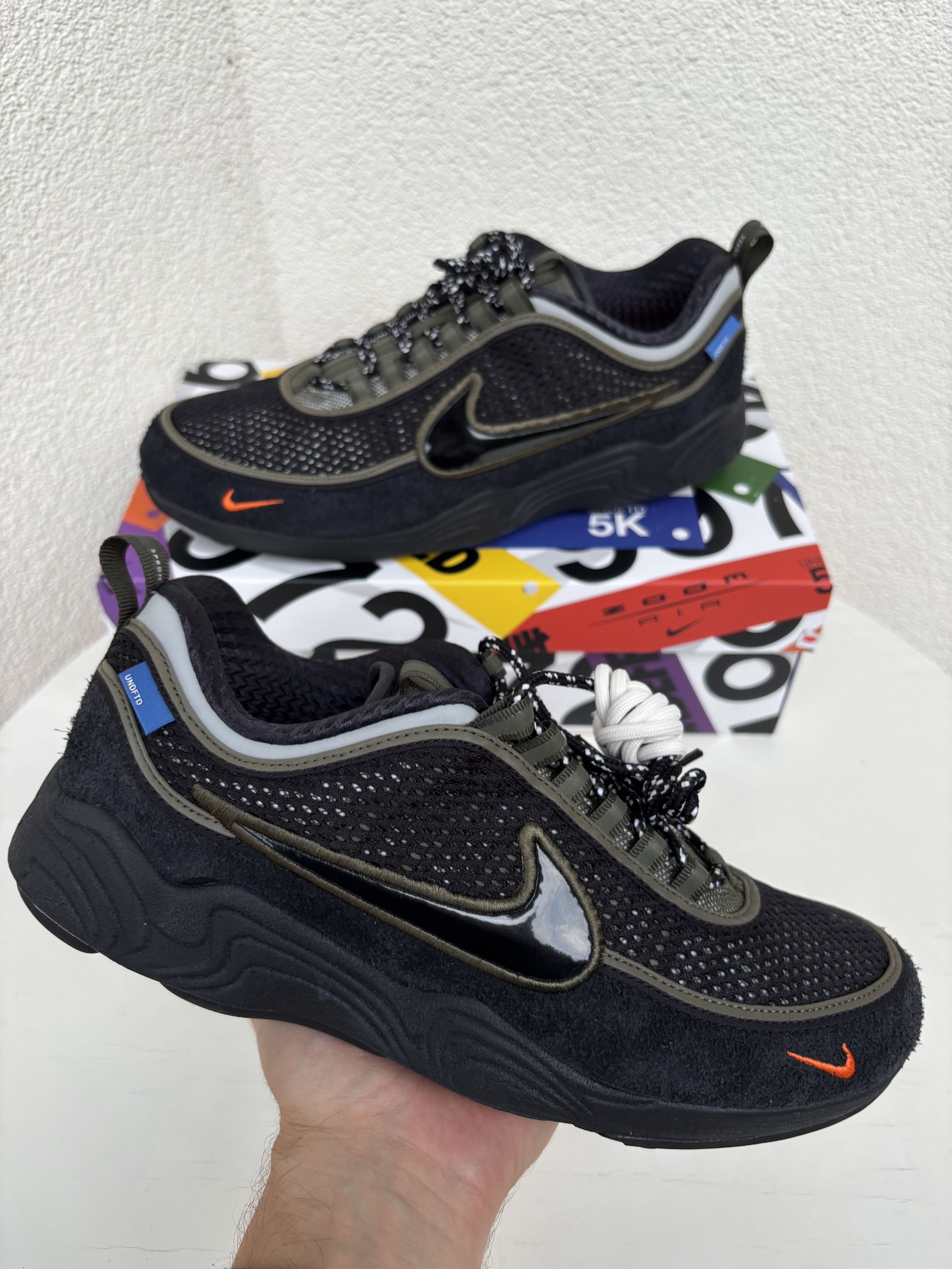 Nike × Undefeated NIKE X UNDEFEATED AIR ZOOM SPIRIDON CARGOKHAKI / BLACK Size US 9.5 / EU 42-43 - 2 Thumbnail