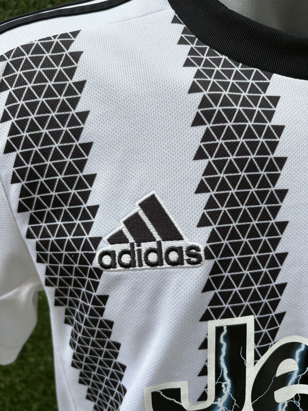 Adidas Juventus turin chiesa jersey Size US S / EU 44-46 / 1 - 8 Thumbnail