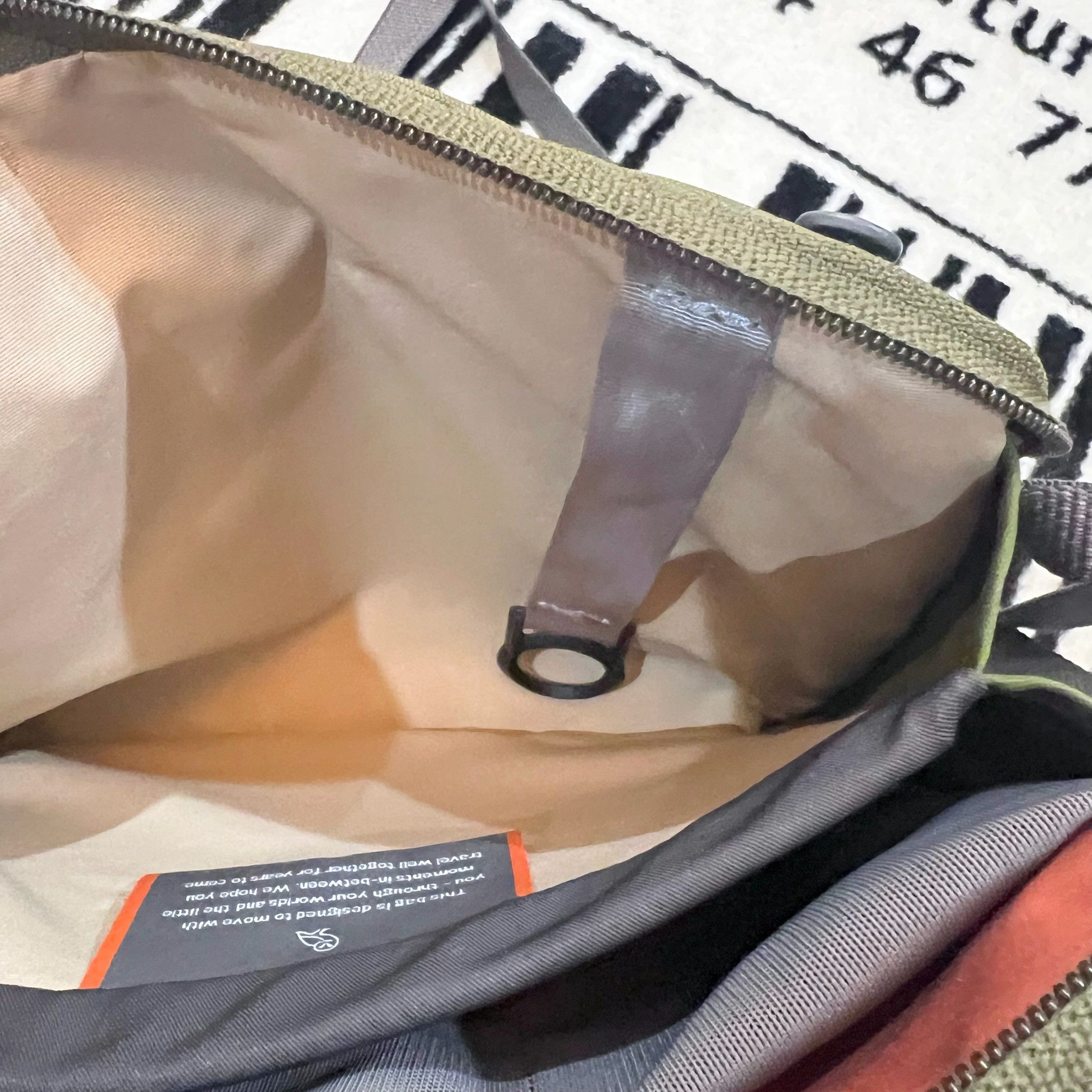 Bellroy Bellroy City Pouch Plus Crossbody Bag - Ranger Green. Size ONE SIZE - 8 Thumbnail