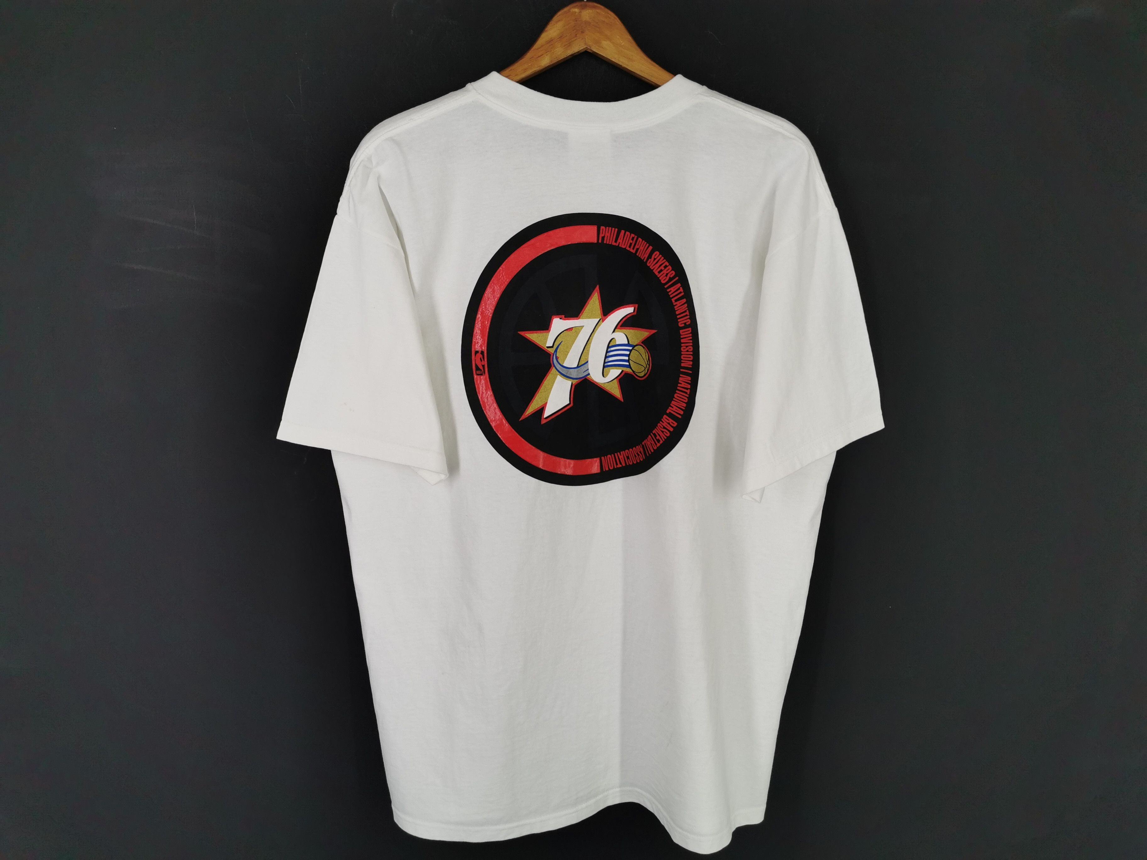 Nike Vintage 00's Nike Philadelphia 76ers NBA Tee T Shirt Size L Size US L / EU 52-54 / 3 - 1 Thumbnail