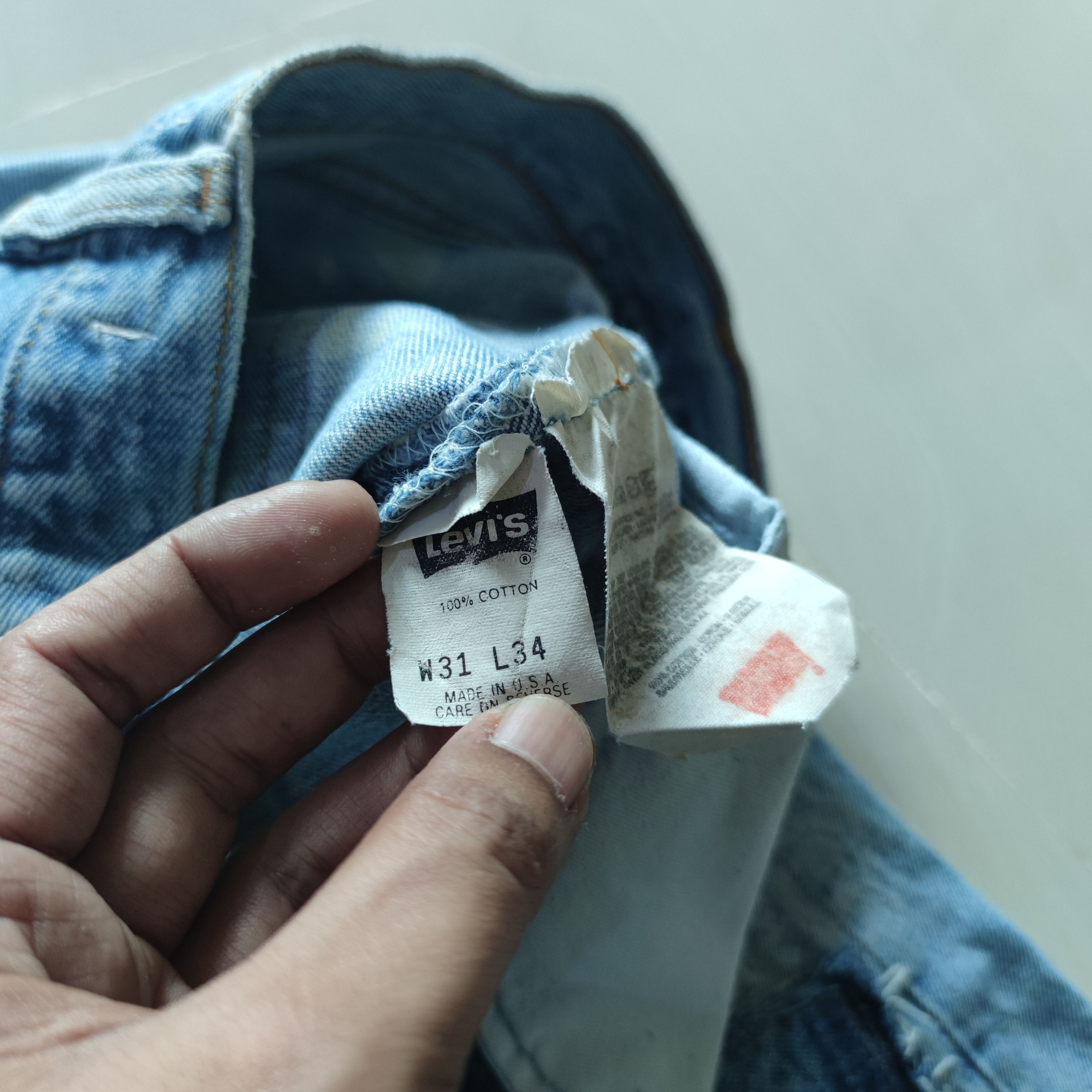 Levi's VINTAGE LEVI'S STRAUSS SAMPLE DISTRESSED JEAN MADE IN USA Size US 31 - 12 Thumbnail