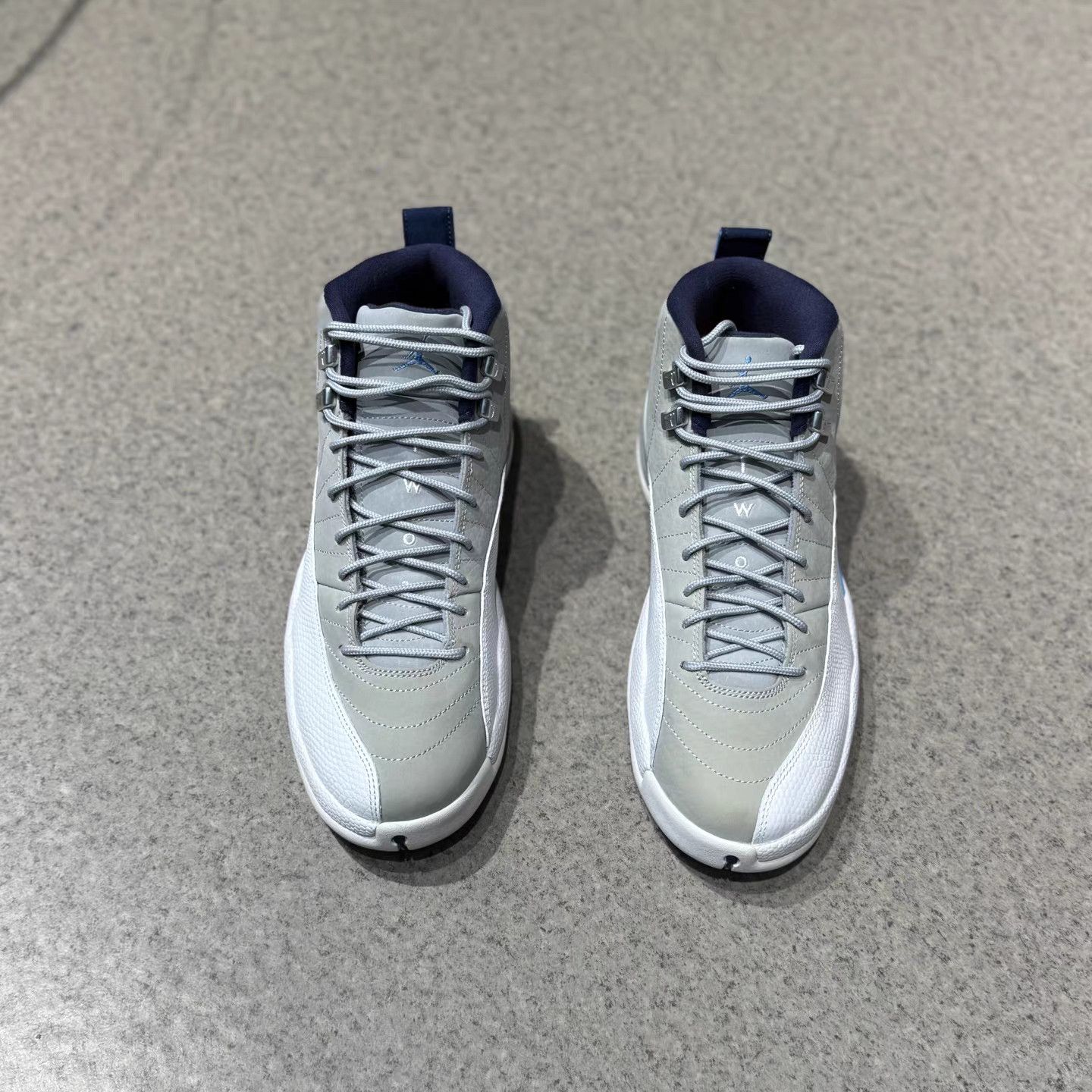 Jordan Brand Air Jordan 12 Wolf Grey White Blue Grey K15 Size US 10 / EU 43 - 2 Thumbnail