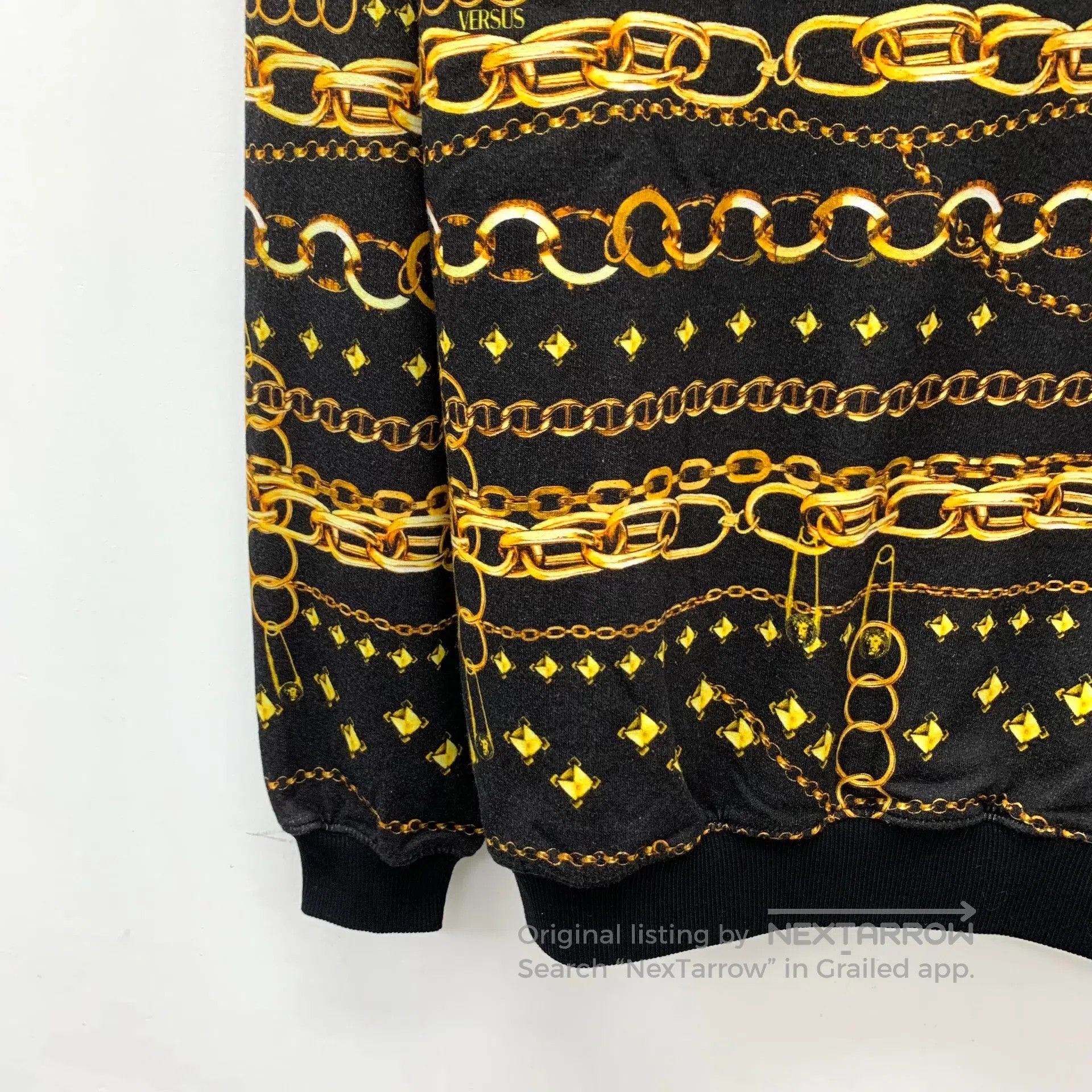Versace Versace Black cotton long-sleeved sweatshirt with gold cha Size US M / EU 48-50 / 2 - 4 Thumbnail