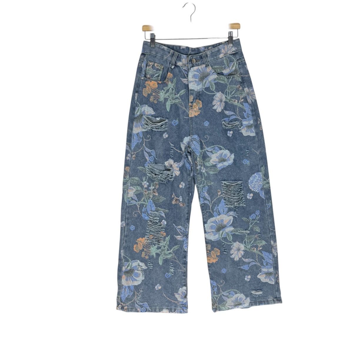 Japanese Brand ☀️HIGH WAISTED FLORAL DISTRESSED BAGGY JEANS Size US 30 / EU 46 - 2 Thumbnail