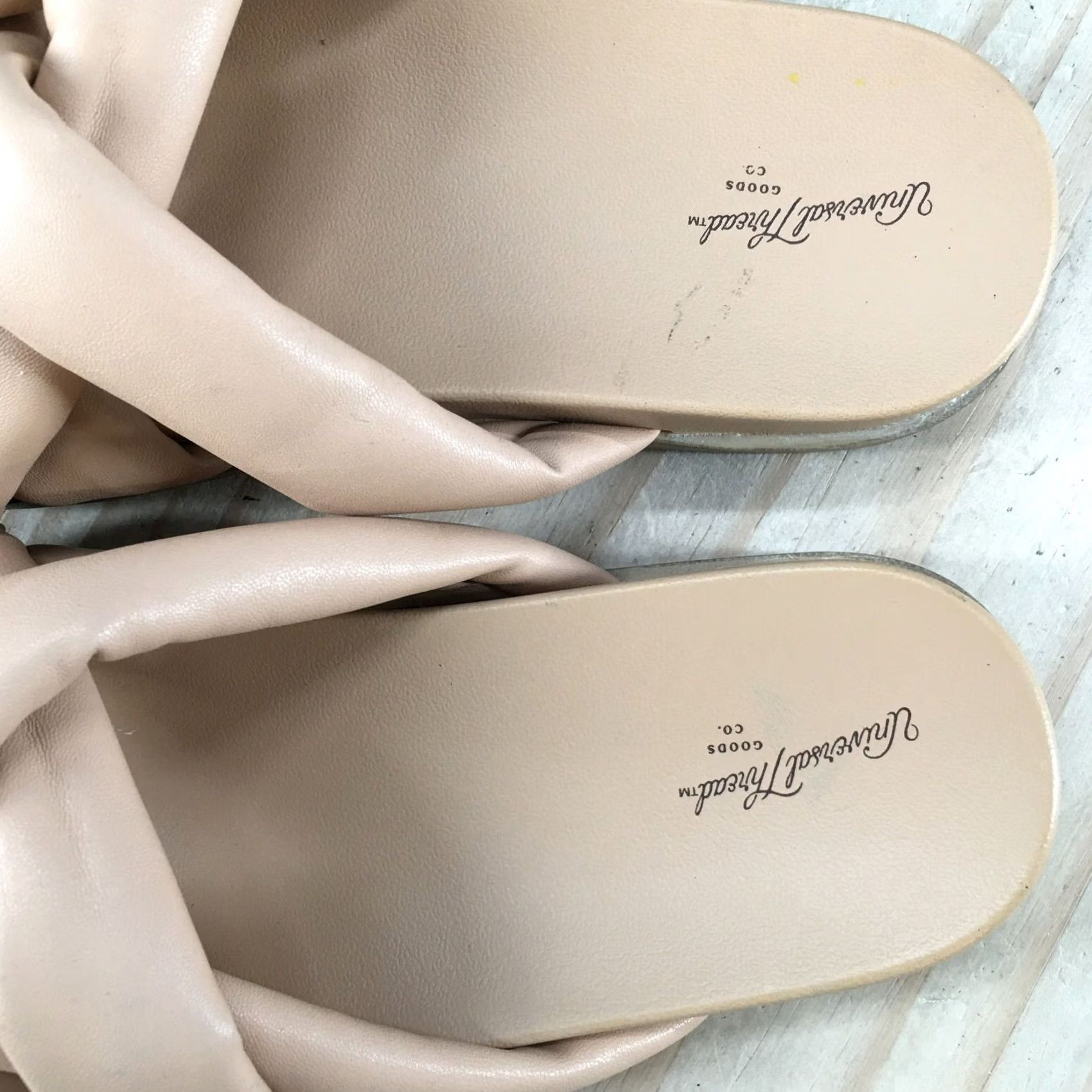 Vintage Universal Thread Sandals Womens 6 Cosette Padded Slide Beige Faux Leather Open Shoe Mens? Size US 6 / IT 36 - 5 Thumbnail