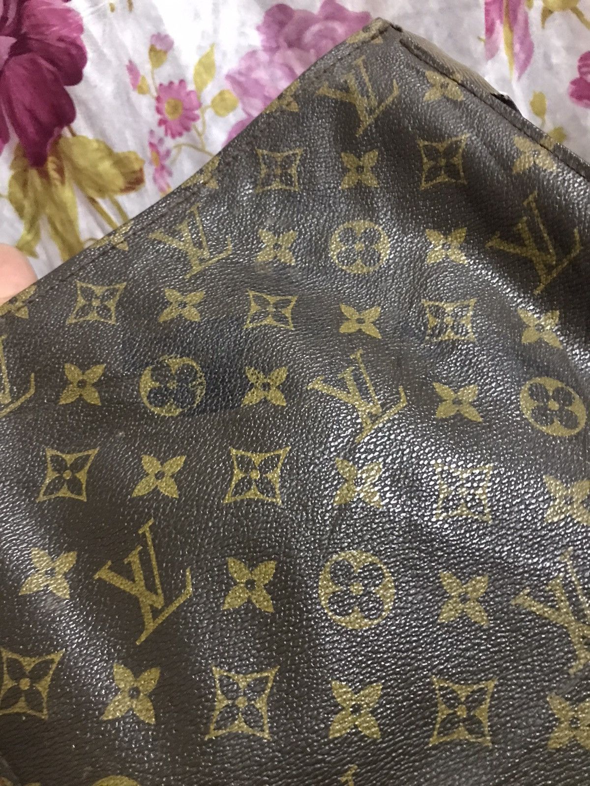 Louis Vuitton × Vintage Authentic Vintage Louis Vuitton Monogram Toiletry Pouch Size ONE SIZE - 4 Thumbnail