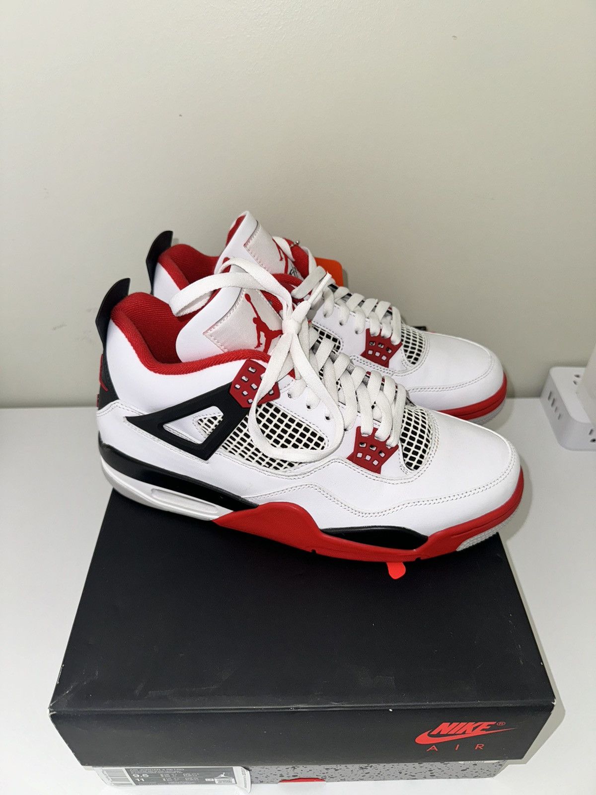 Jordan Brand Air Jordan 4 Retro Og ‘Fire Red’ 2020 Size US 9.5 / EU 42-43 - 2 Thumbnail