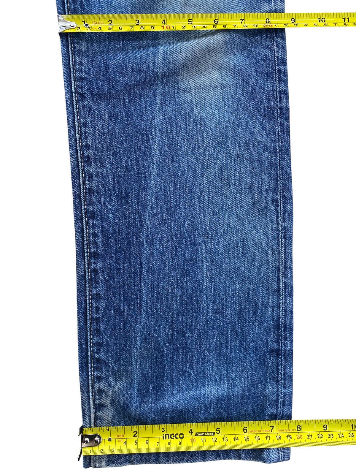 Uniqlo Uniqlo Faded Wash Ripped Knee Style Straight Leg Jeans Size US 31 - 9 Thumbnail