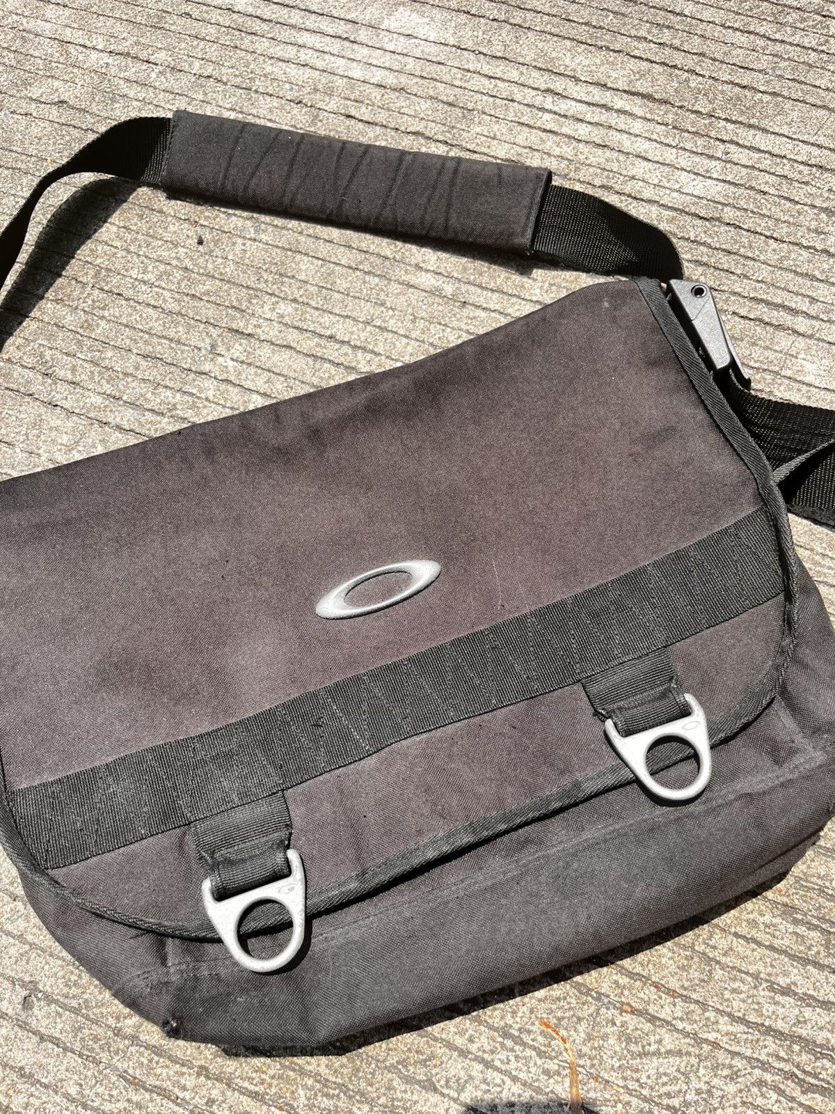 Oakley OAKLEY MESSENGER BAGS Size 34 - 4 Thumbnail