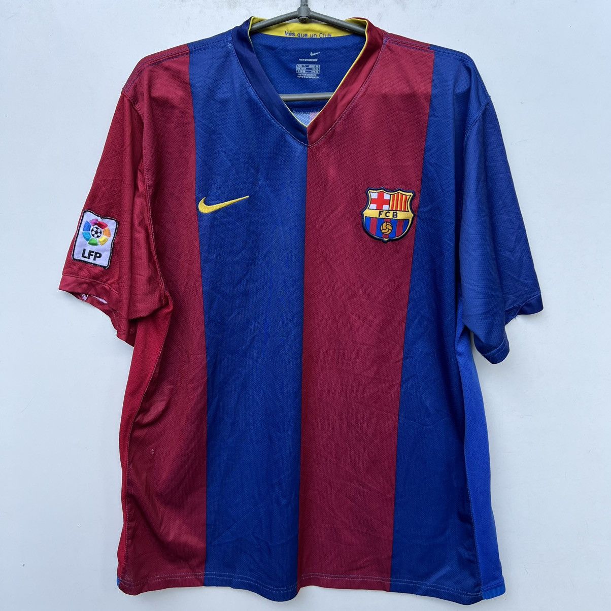 Nike FC Barcelona soccer jersey football t shirt vintage Size US XL / EU 56 / 4 - 1 Thumbnail