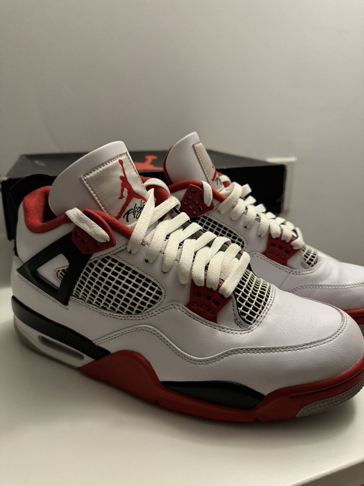 Jordan Brand AJ 4 Retro Fire Red Size US 10.5 / EU 43-44 - 3 Thumbnail
