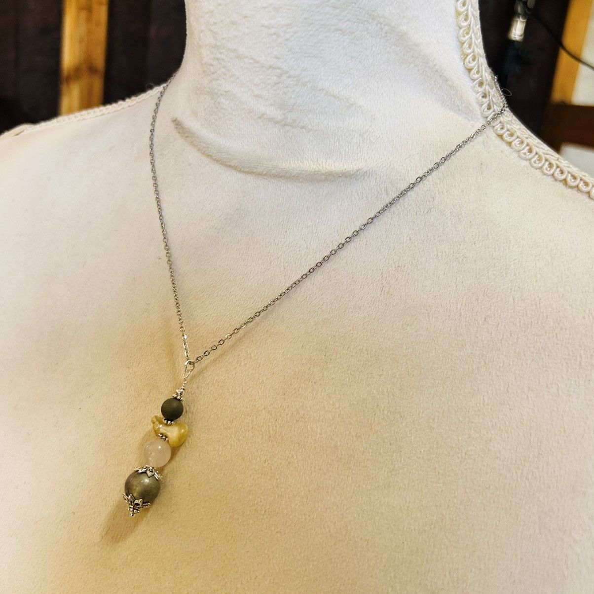 Handmade Handcrafted elegant genuine stone pendant on chain necklace Size ONE SIZE - 4 Thumbnail