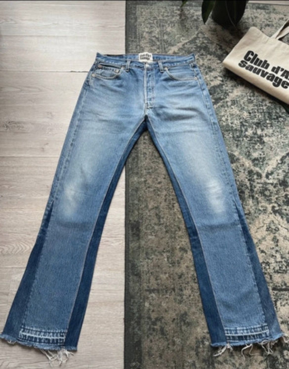 Levi's MADE IN UK Levi’s 501 Club d’art sauvage Size US 34 / EU 50 - 1 Thumbnail