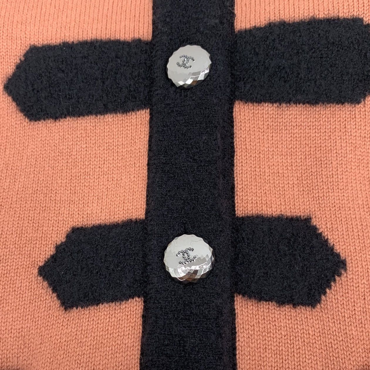 Chanel Chanel Orange Cashmere V-Neck Knit Cardigan Jacket Size S / US 4 / IT 40 - 6 Thumbnail