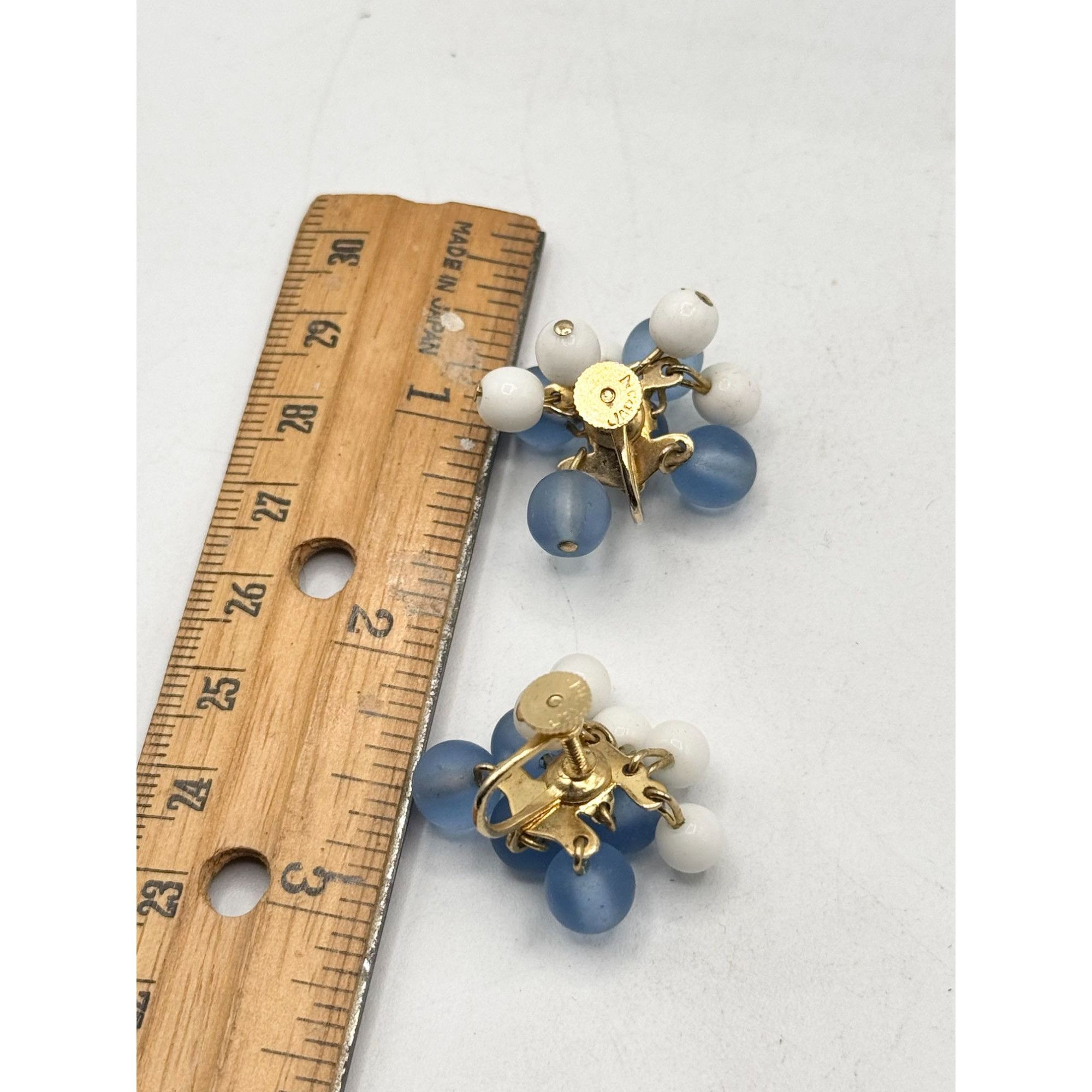 Vintage Vintage Japan blue white milk glass beaded earrings Size ONE SIZE - 6 Thumbnail