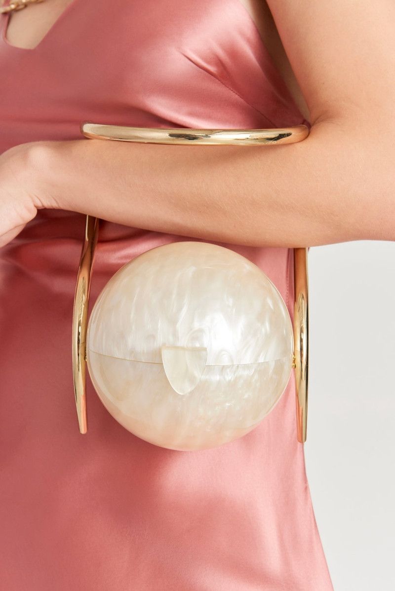Cult Gaia os11x0526 Size: OS / Pearl Bag in Gold Size ONE SIZE - 5 Thumbnail