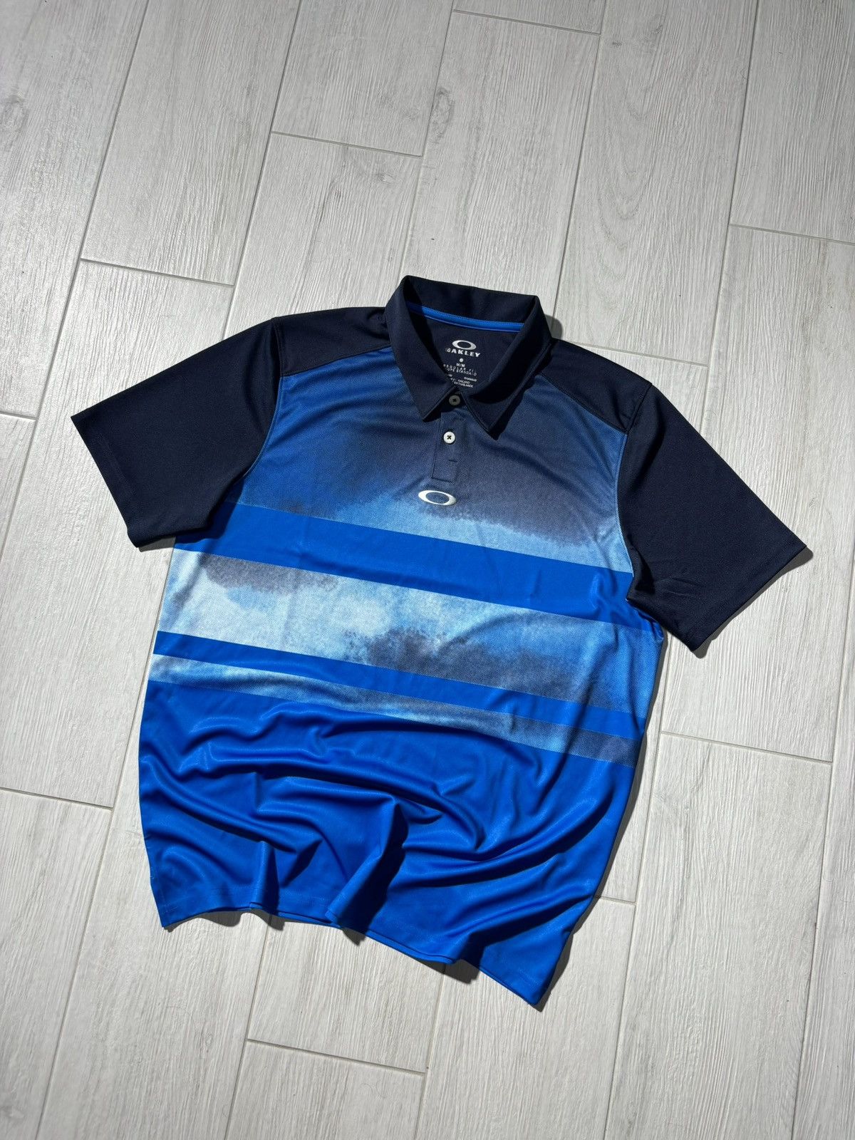 Oakley Vintage Oakley Polo Rugby Tshirt Center Logo Size US M / EU 48-50 / 2 - 1 Thumbnail