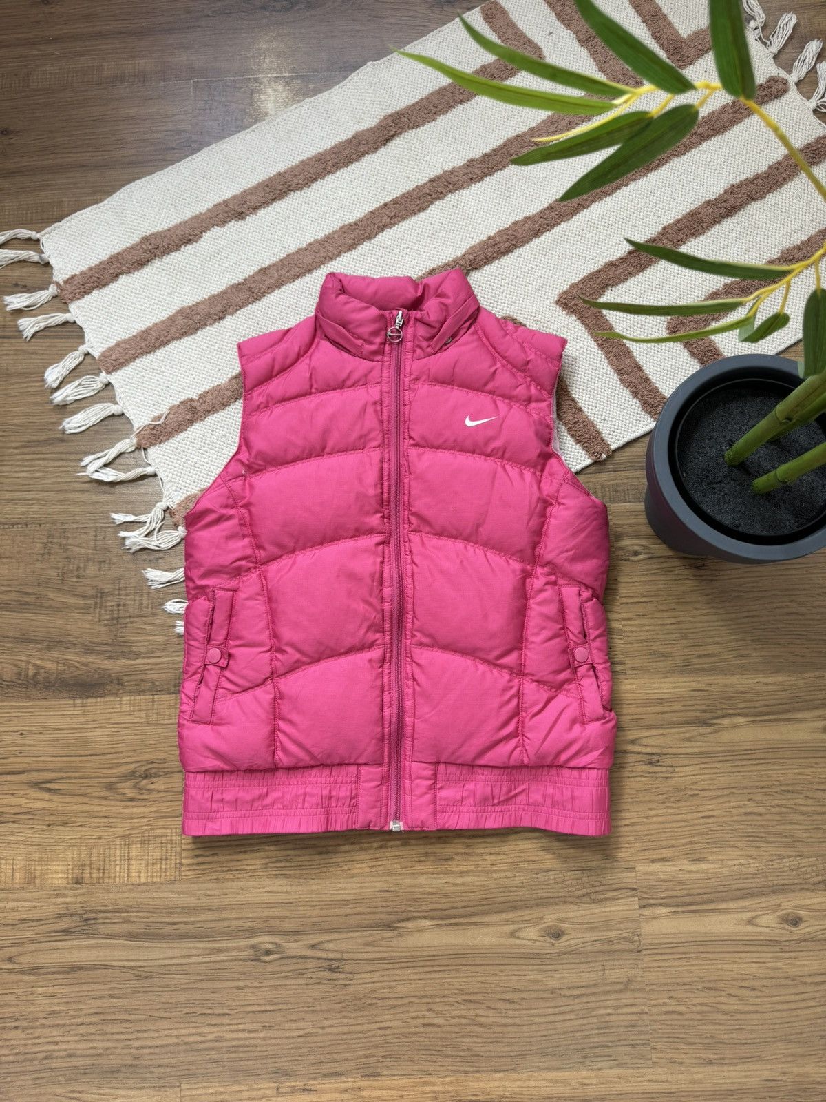 VINTAGE NIKE 2000s PINK PUFFER DOWN VEST
