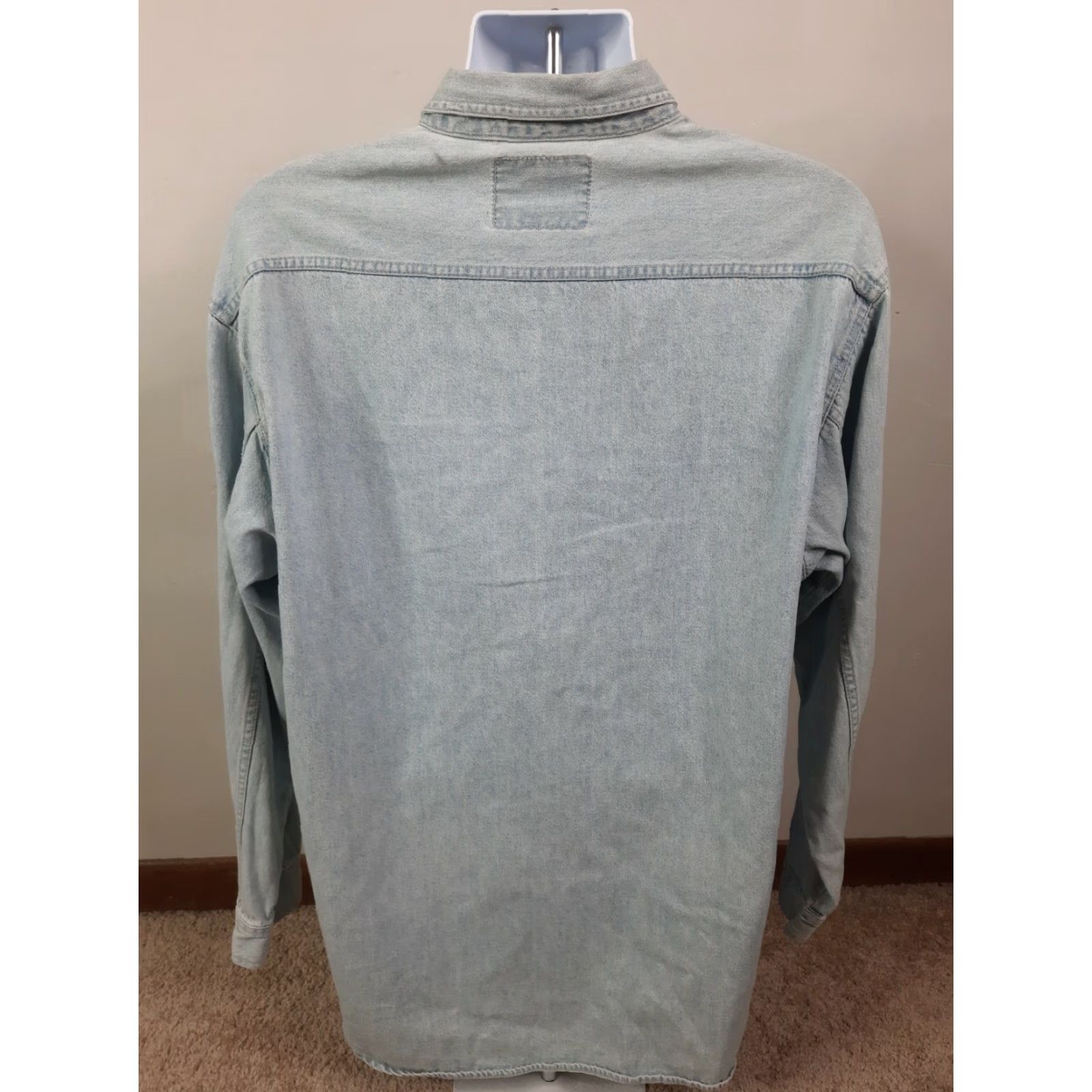 Levi's VINTAGE Levi's Denim Shirt LARGE Light Wash Relaxed Button Up Long Sleeve L4S Size US L / EU 52-54 / 3 - 6 Thumbnail