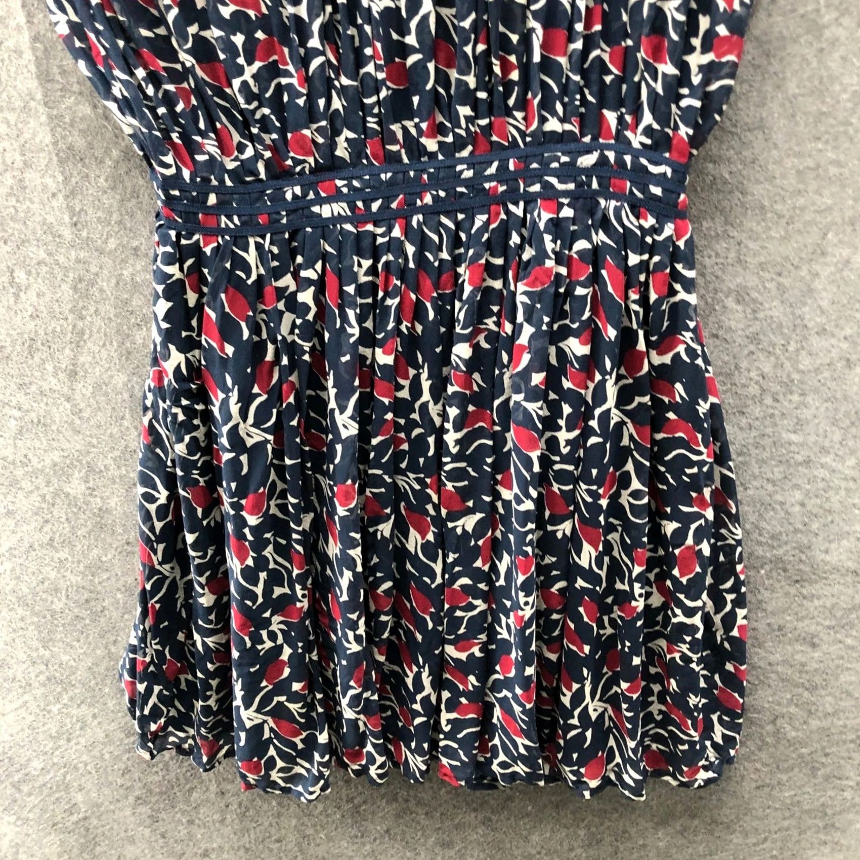 Joie VINTAGE? No. Joie 100% Silk Blouson Dress Womens S Navy Blue Red Floral Sleeveless Dolman Size S / US 4 / IT 40 - 4 Thumbnail