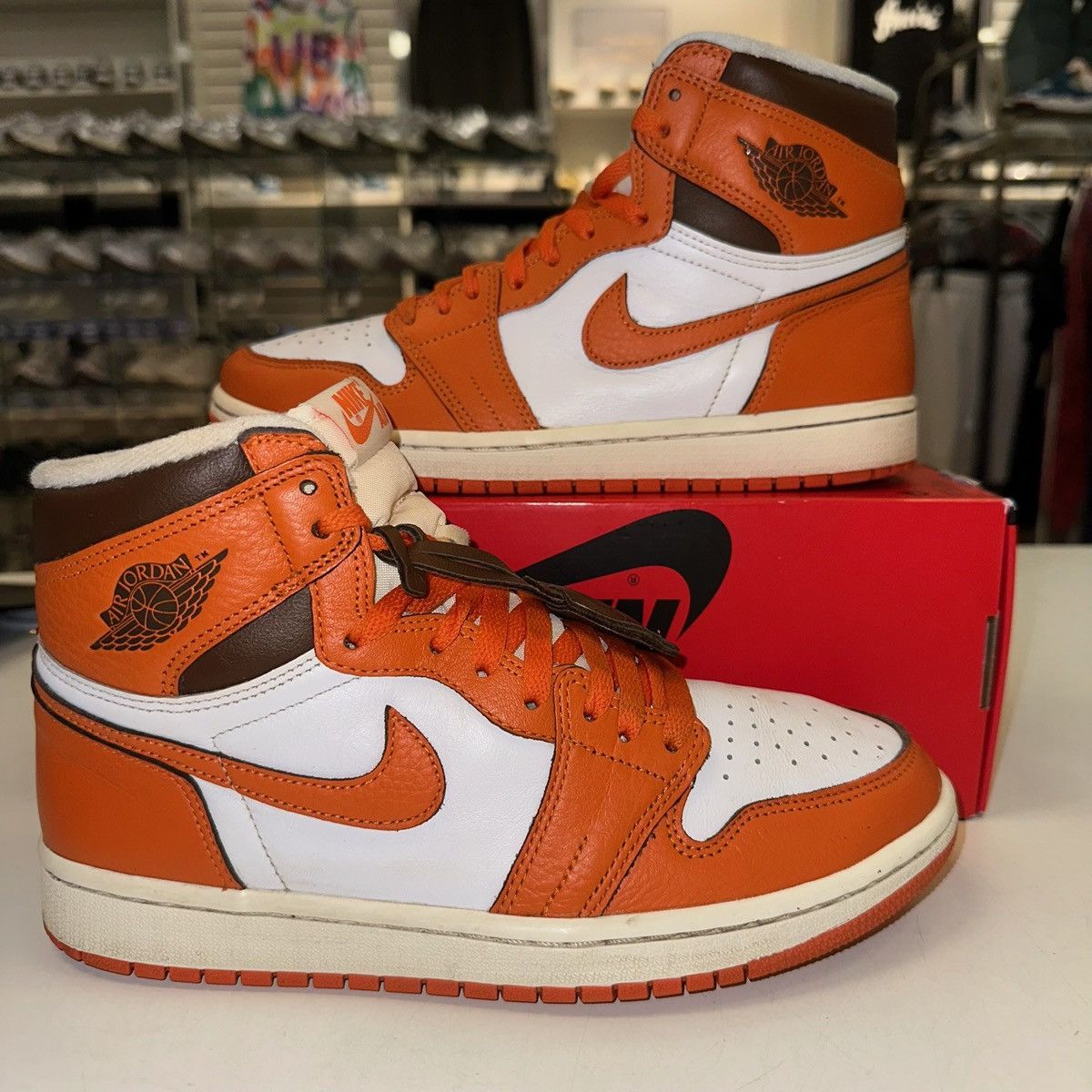 Jordan Brand × Nike Size 9W (7.5M) - Jordan 1 Retro High OG Starfish Size US 9 / IT 39 - 1 Thumbnail