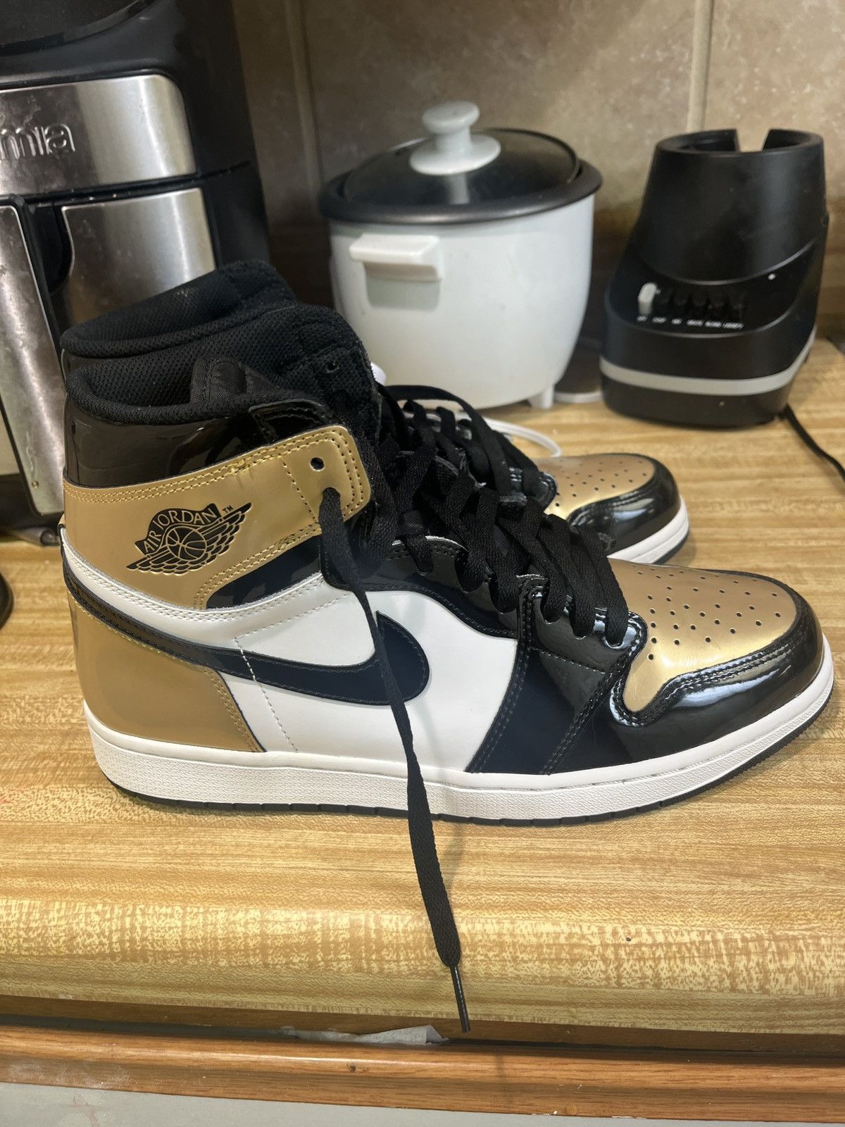 Jordan Brand × Nike Jordan 1 NRG gold toe Size US 12 / EU 45 - 1 Thumbnail