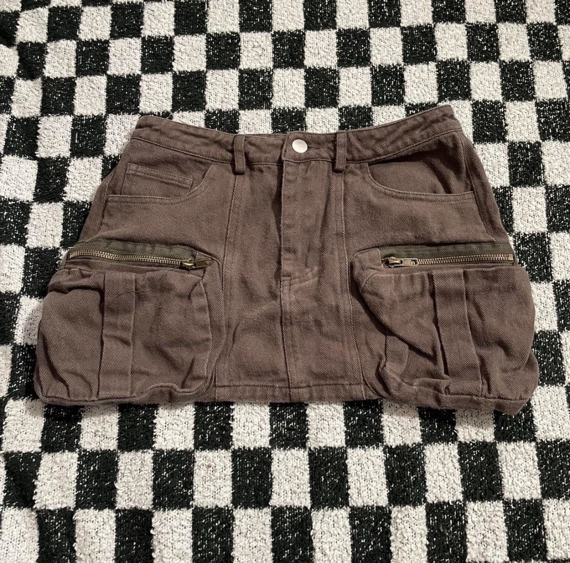 Fashion Nova Fashion Nova Gray Cargo Mini Skirt Size 28" / US 6 / IT 42 - 1 Thumbnail
