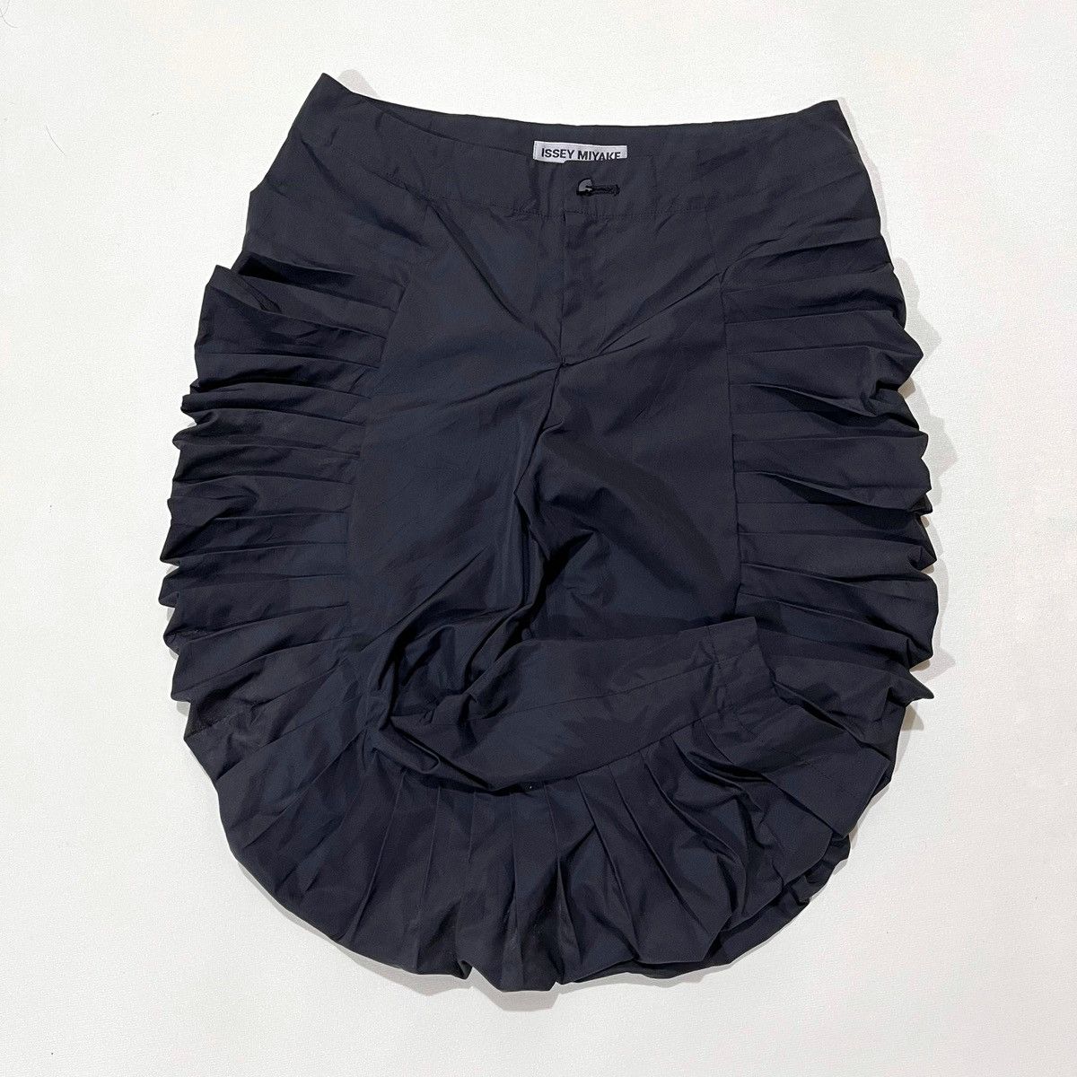 Issey miyake side pleats pants