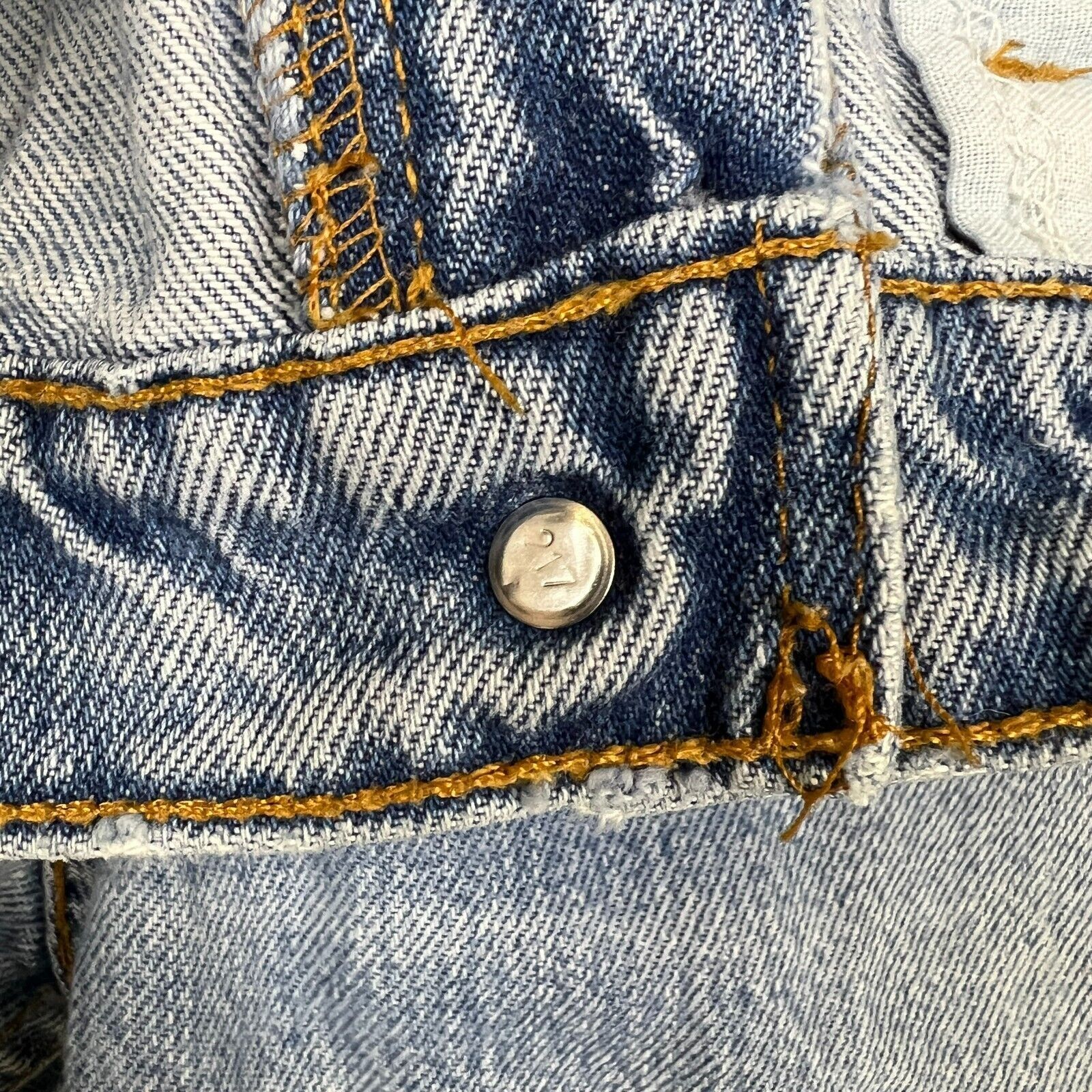 Levi's × Vintage VTG 90s Levi's 516 Slim Fit Straight Thrashed Jeans 32x32 Size US 32 / EU 48 - 6 Thumbnail