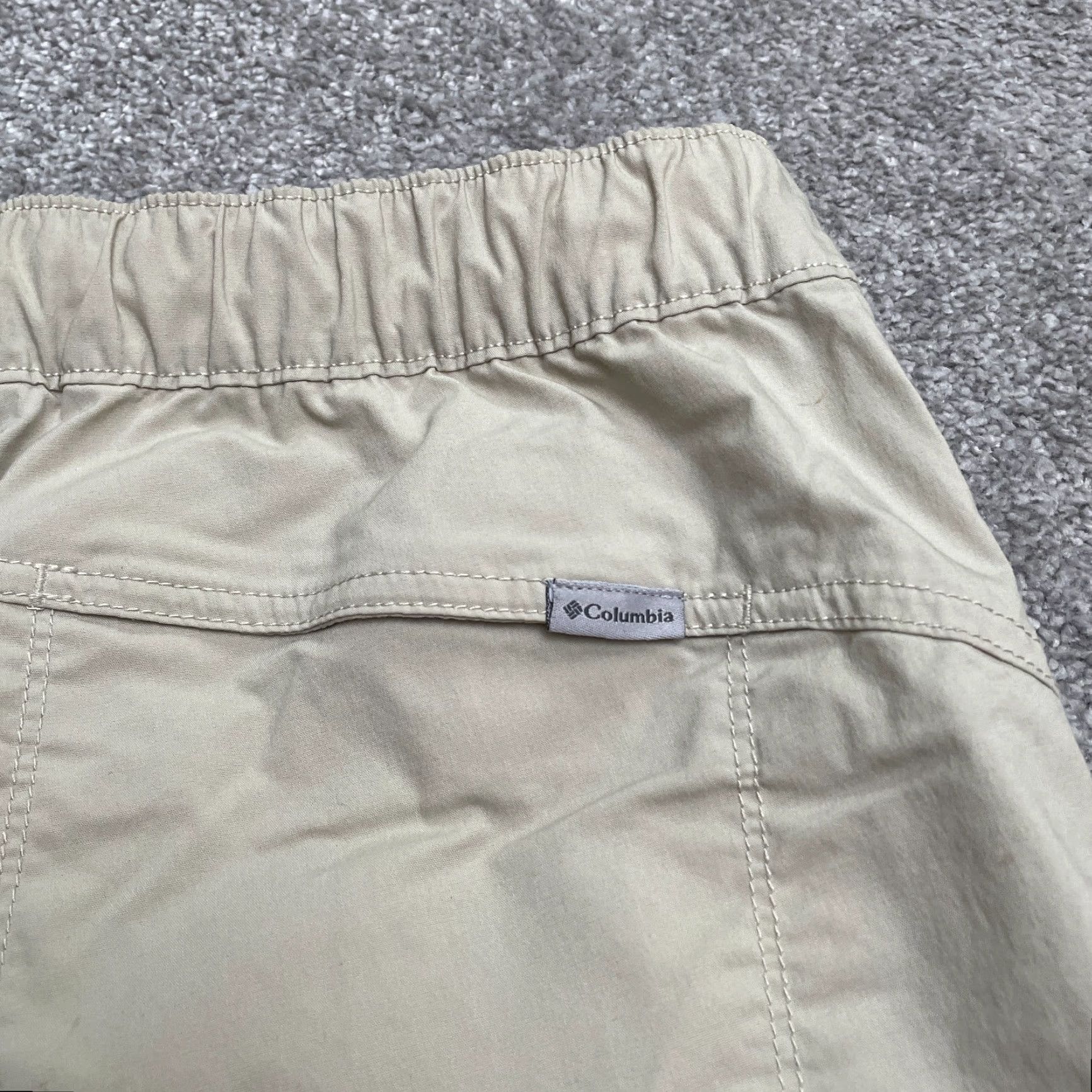 Vintage Columbia Bermuda Shorts Womens 8 Beige Pockets Elastic Waist Casual Outdoor 30x6 Size 30" / US 8 / IT 44 - 5 Thumbnail