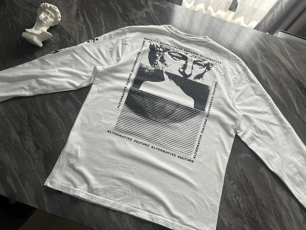 Pull & Bear Pull Bear : Urban Theory Alternative Culture Art Size US M / EU 48-50 / 2 - 1 Thumbnail