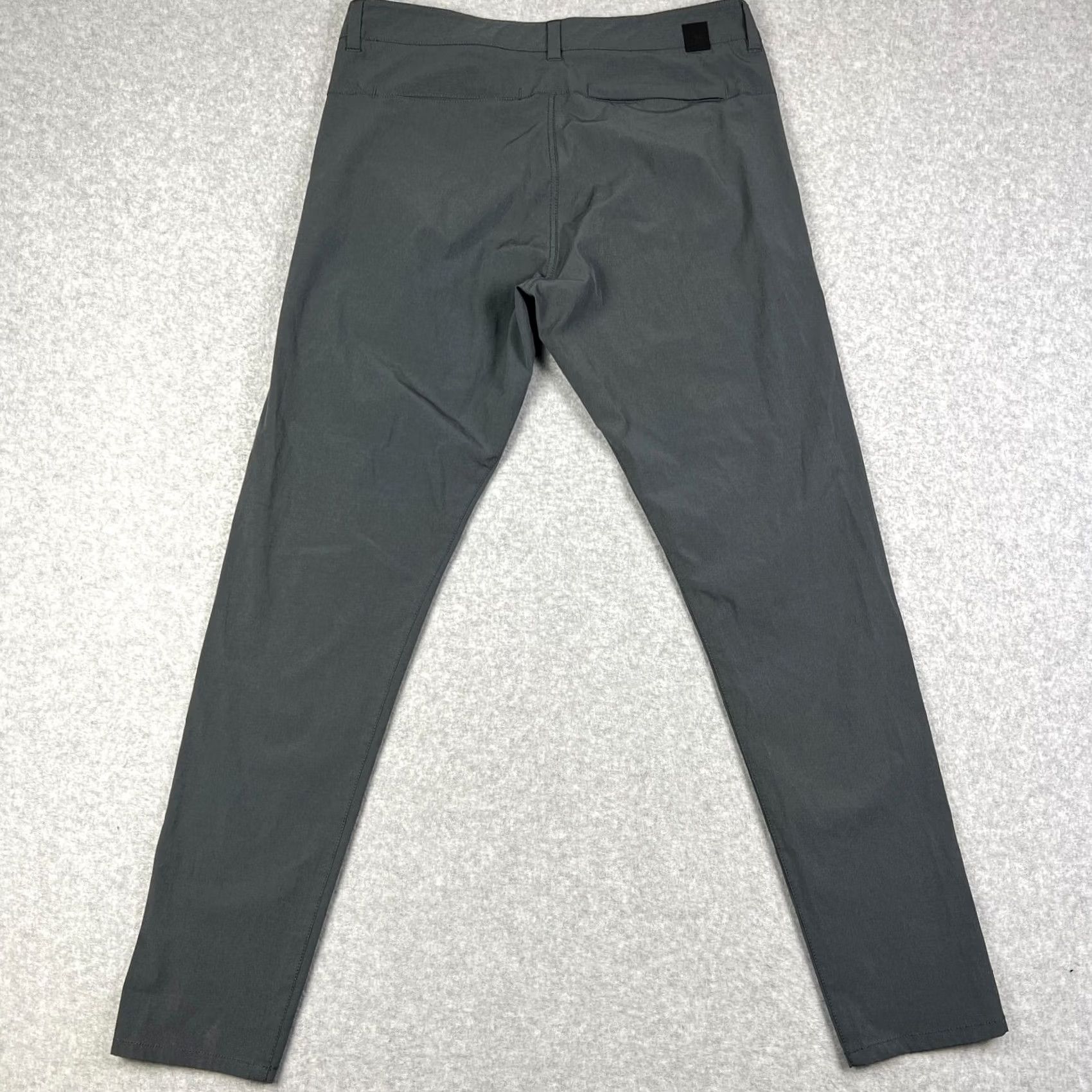 Vuori Vuori Aim Pants Stretch Performance Tech Chino 32x32 Mens Grey Golf Commuter Size US 32 / EU 48 - 2 Thumbnail