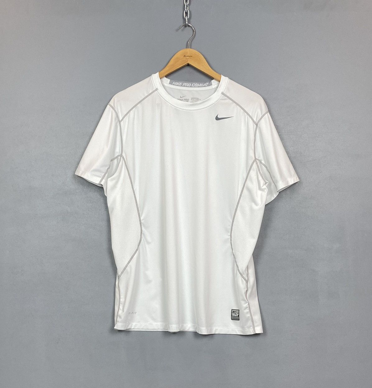 Nike Nike Pro Combat Fitted Short Sleeve T-Shirt Size XL White Size US XL / EU 56 / 4 - 1 Thumbnail