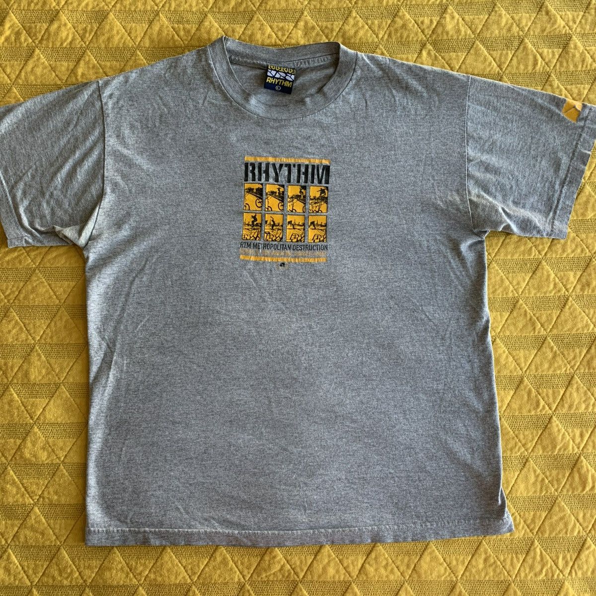 Vintage Vintage Rhythm Skateboards Forrest Kirby skate tee 90s y2k Size US L / EU 52-54 / 3 - 2 Thumbnail
