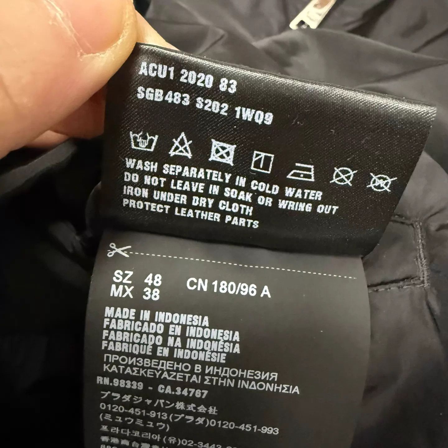 Prada Prada recycled nylon triangle 2-sided black/gray jacket 48 Size US M / EU 48-50 / 2 - 5 Thumbnail