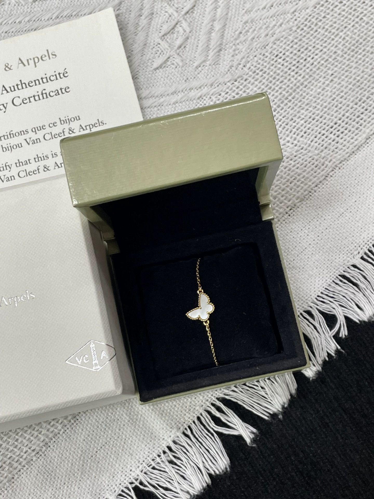 Van Cleef & Arpels VCA MOP Butterfly Bracelet w/ box, card 2012 JB Size ONE SIZE - 1 Thumbnail