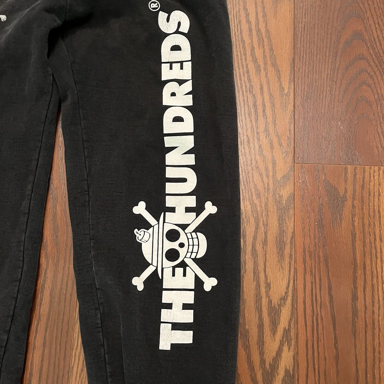The Hundreds The Hundreds X One Piece Luffy Wanted Large Sweatpants 32x30 Size US 32 / EU 48 - 2 Thumbnail